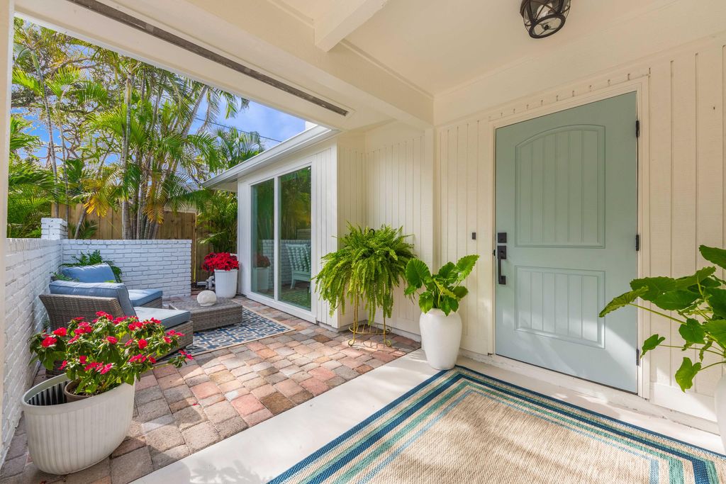 Photo of 1604 Seabrook Road, Tequesta, FL 33469 (MLS # R11049103)