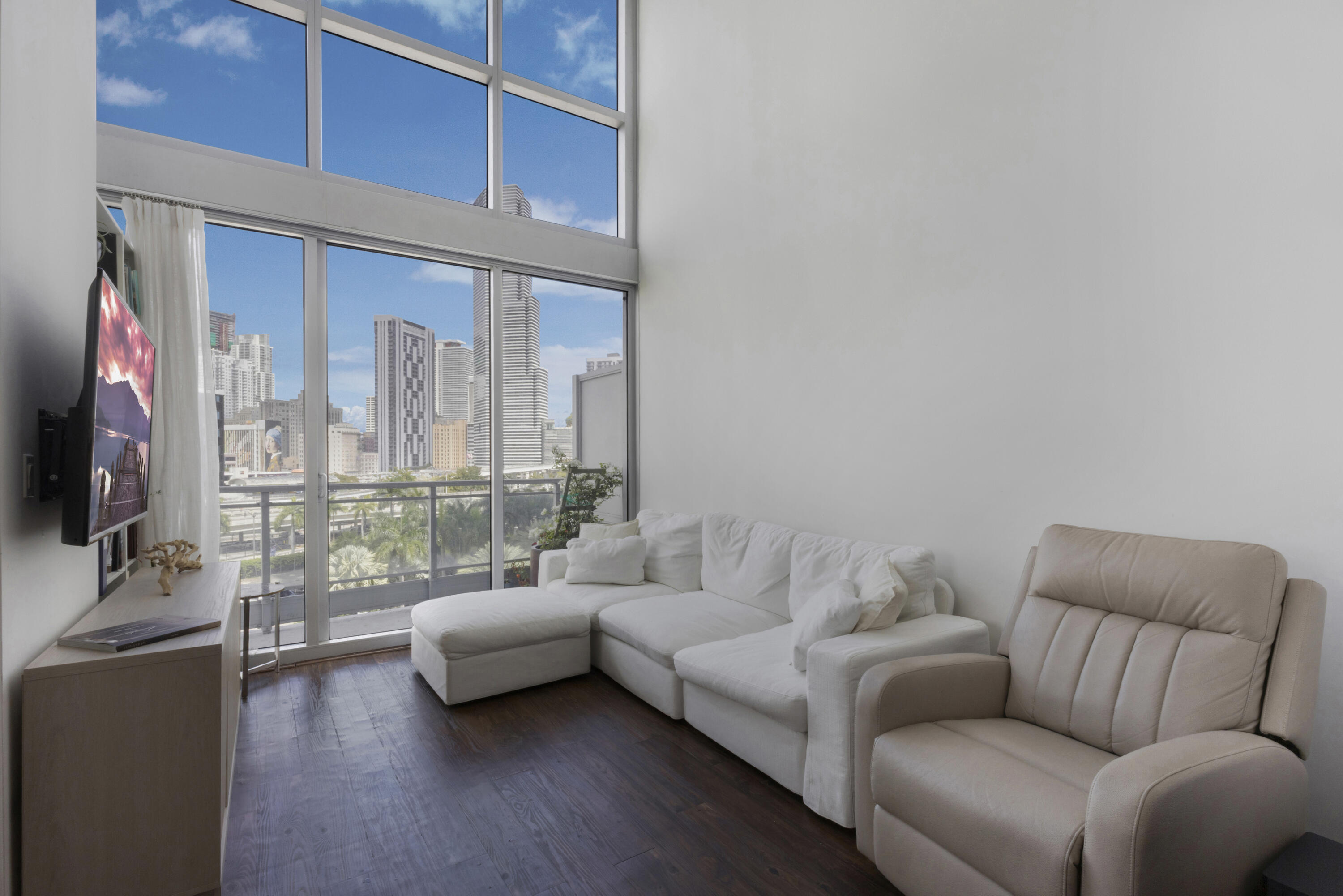 IVY CONDO - Residential