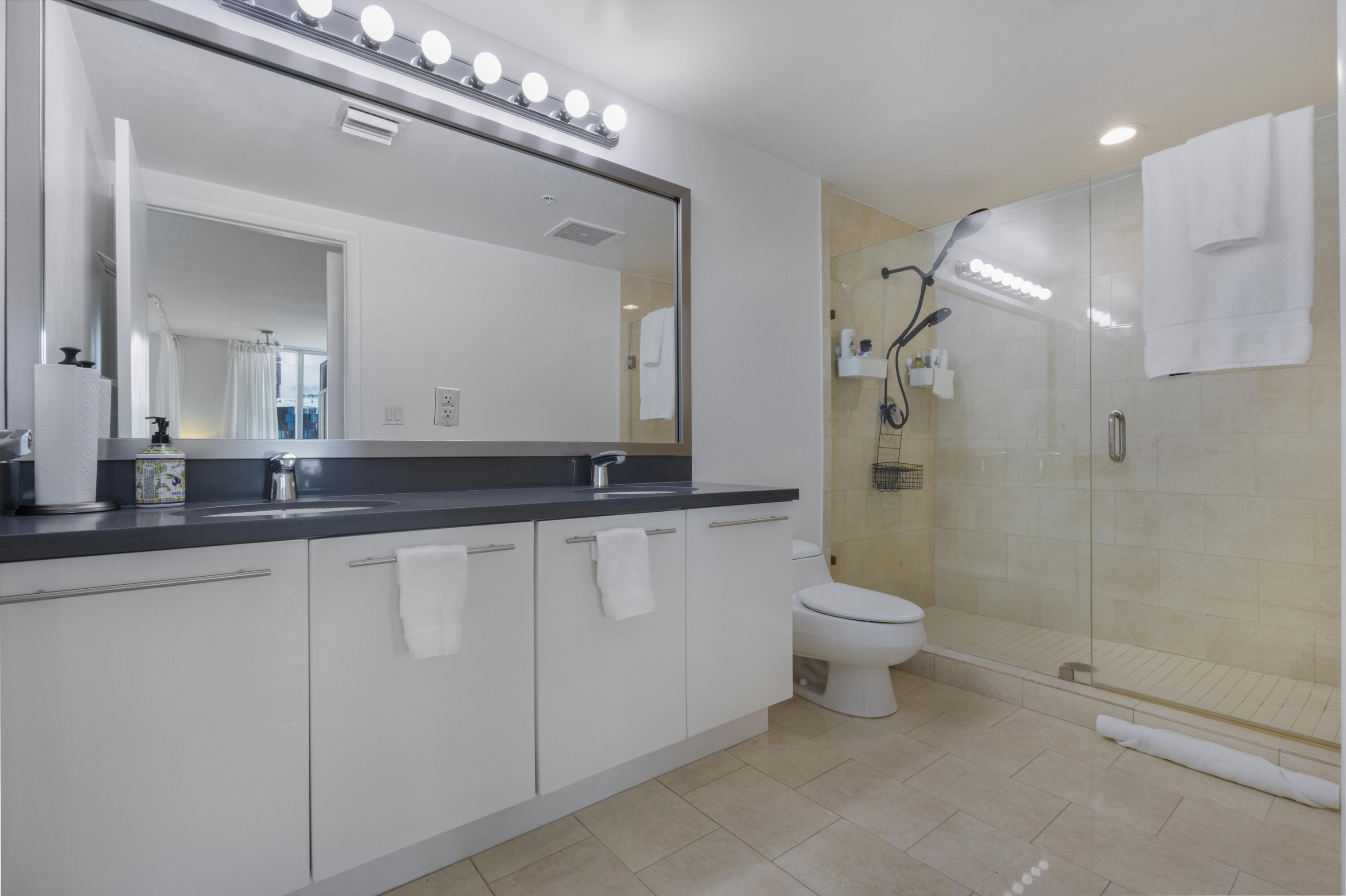 IVY CONDO - Residential