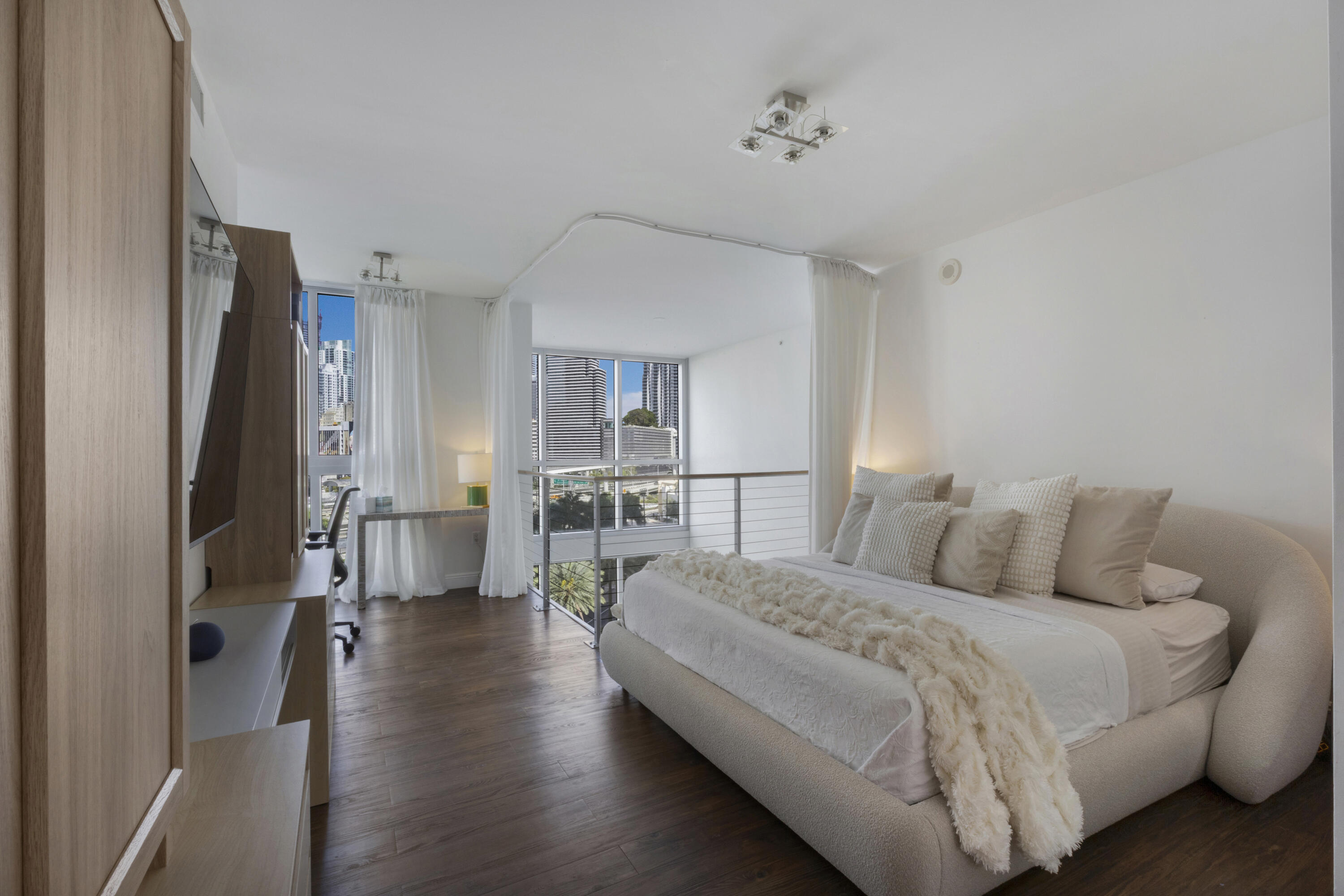 IVY CONDO - Residential