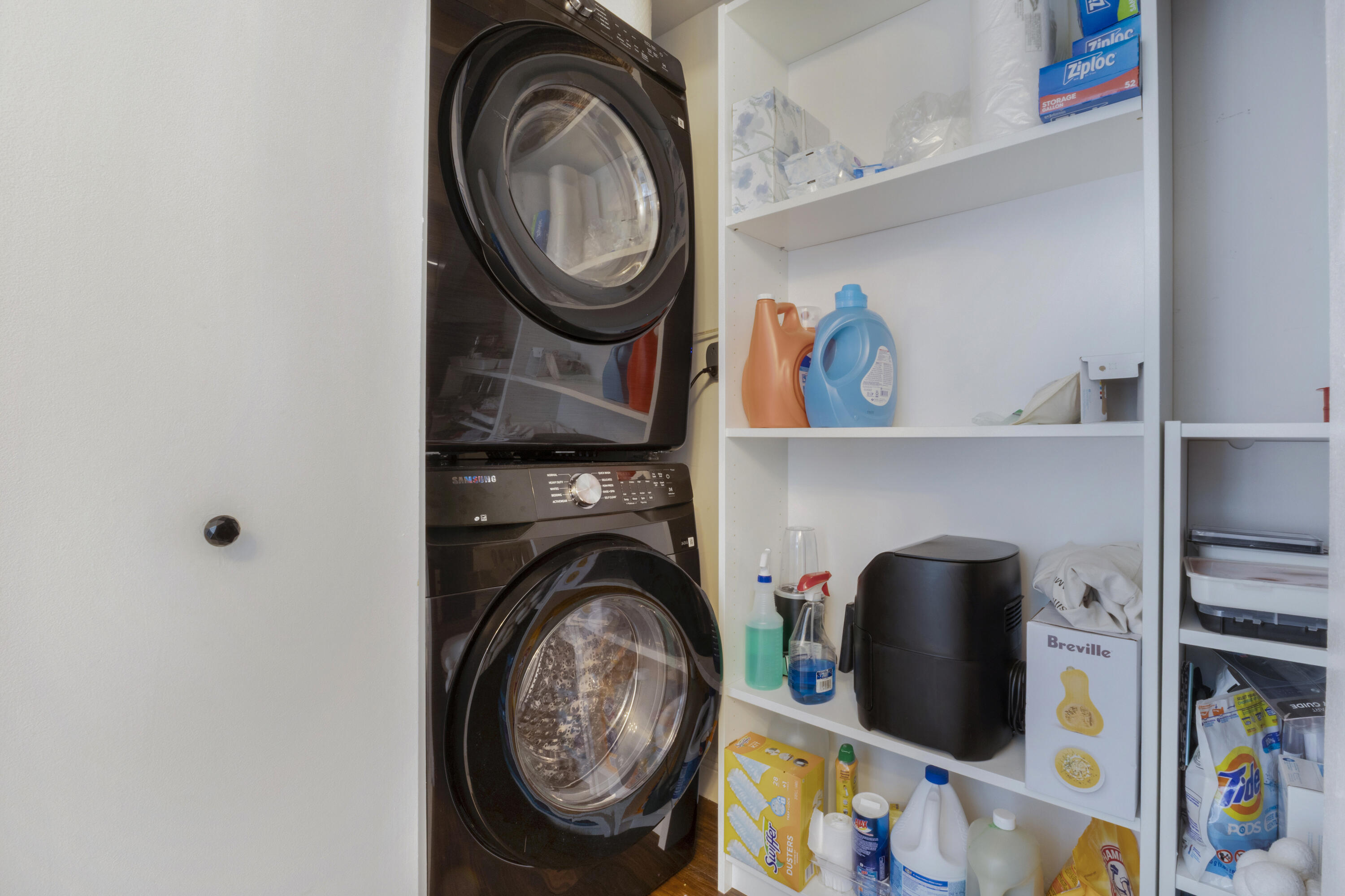 IVY CONDO - Residential