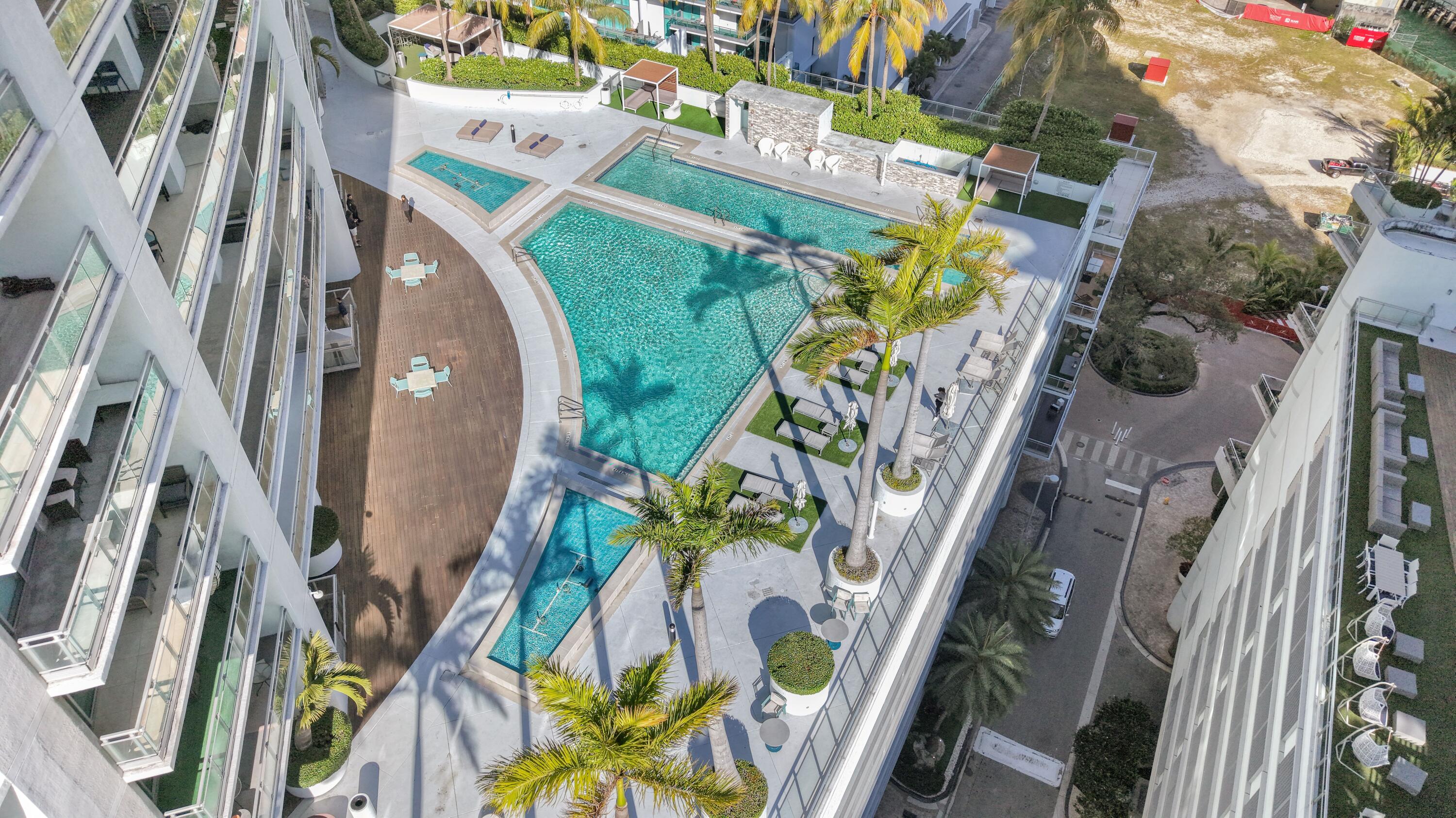 IVY CONDO - Residential