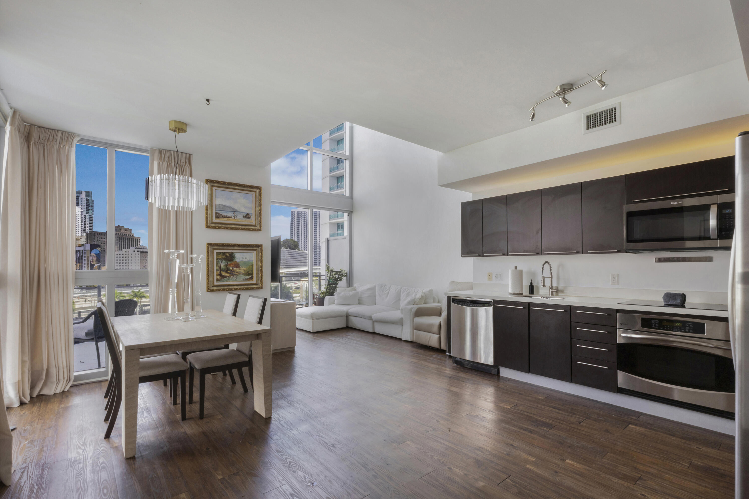 IVY CONDO - Residential