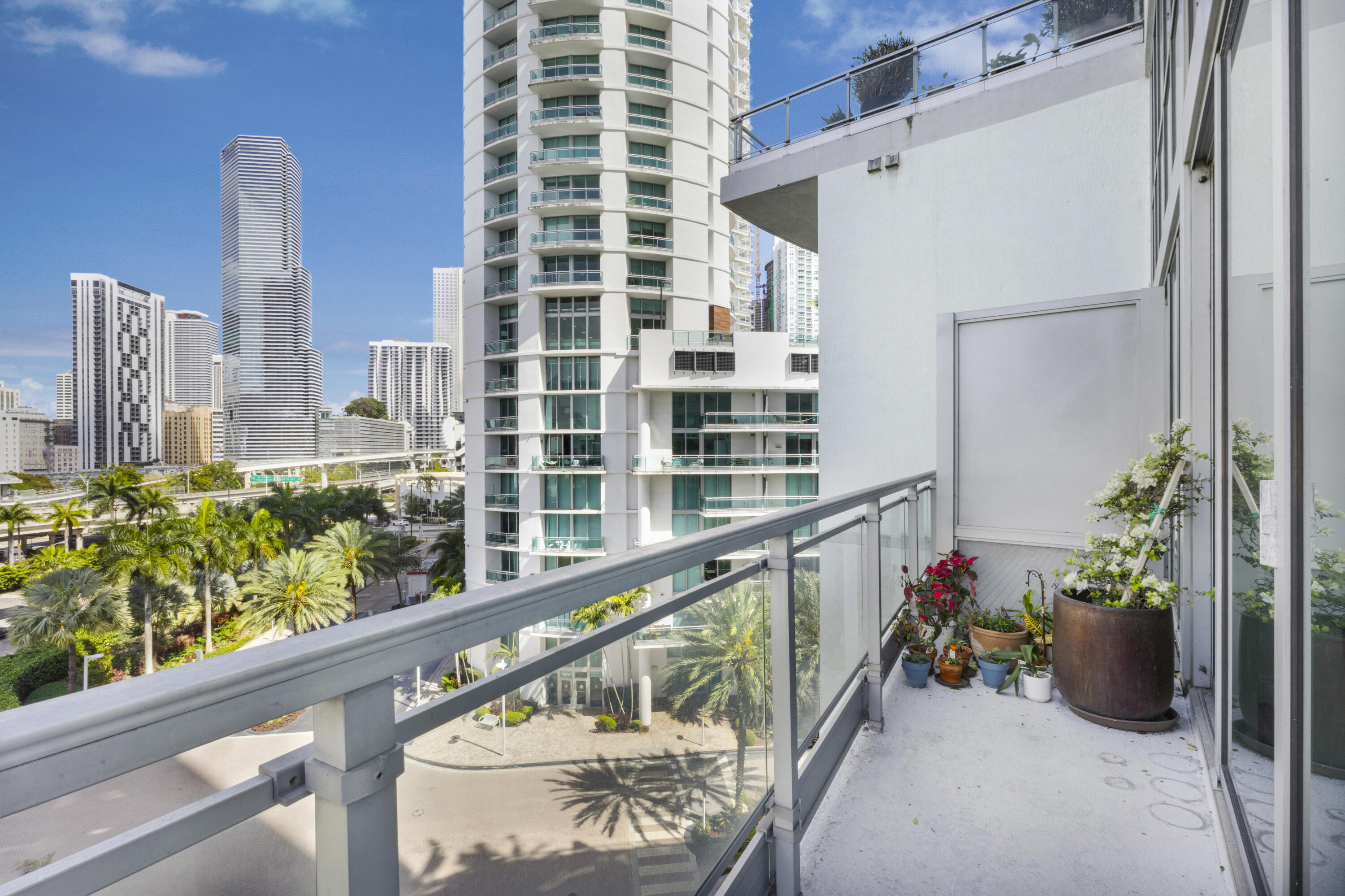 IVY CONDO - Residential