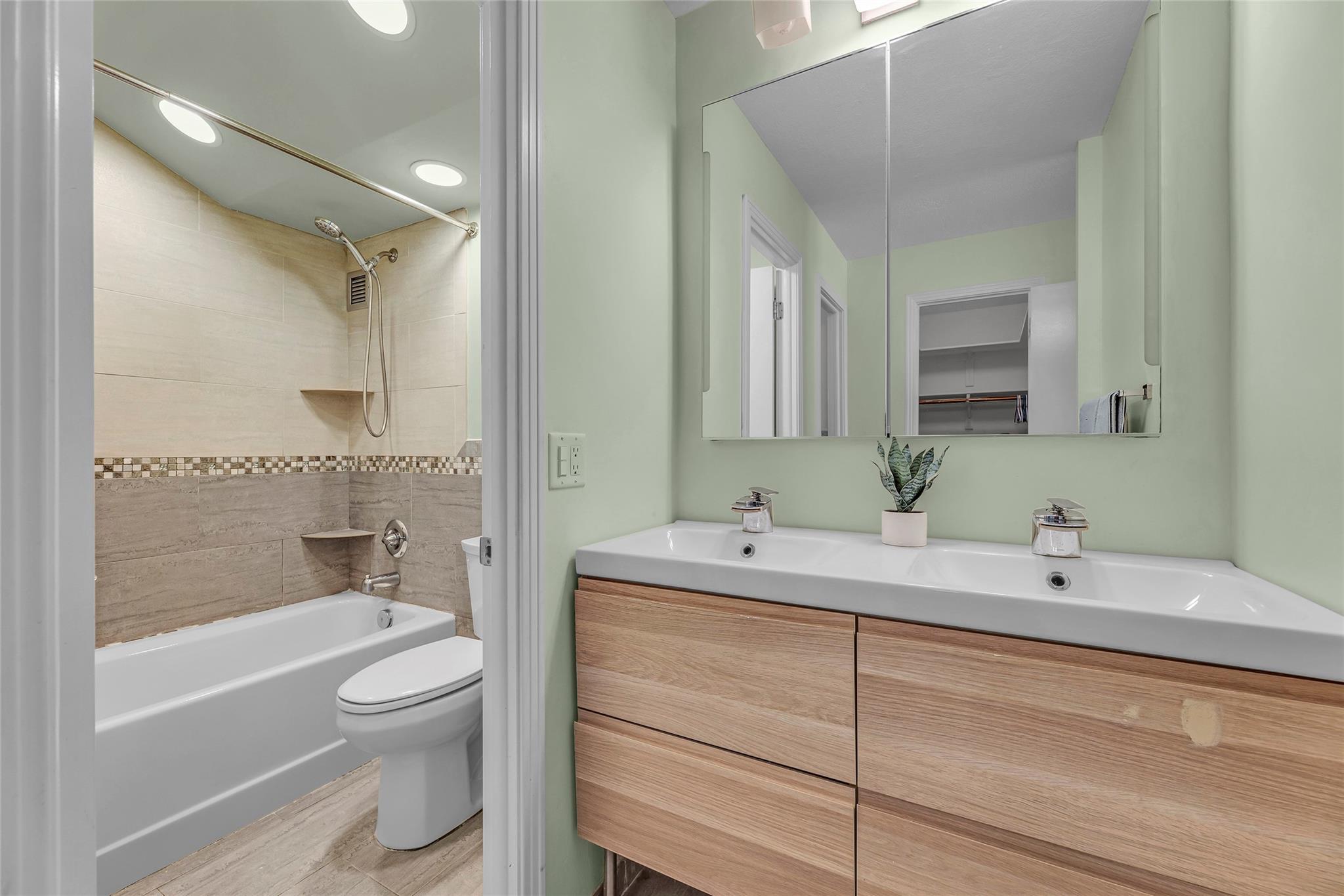 BERKLEY SOUTH - Residential Lease