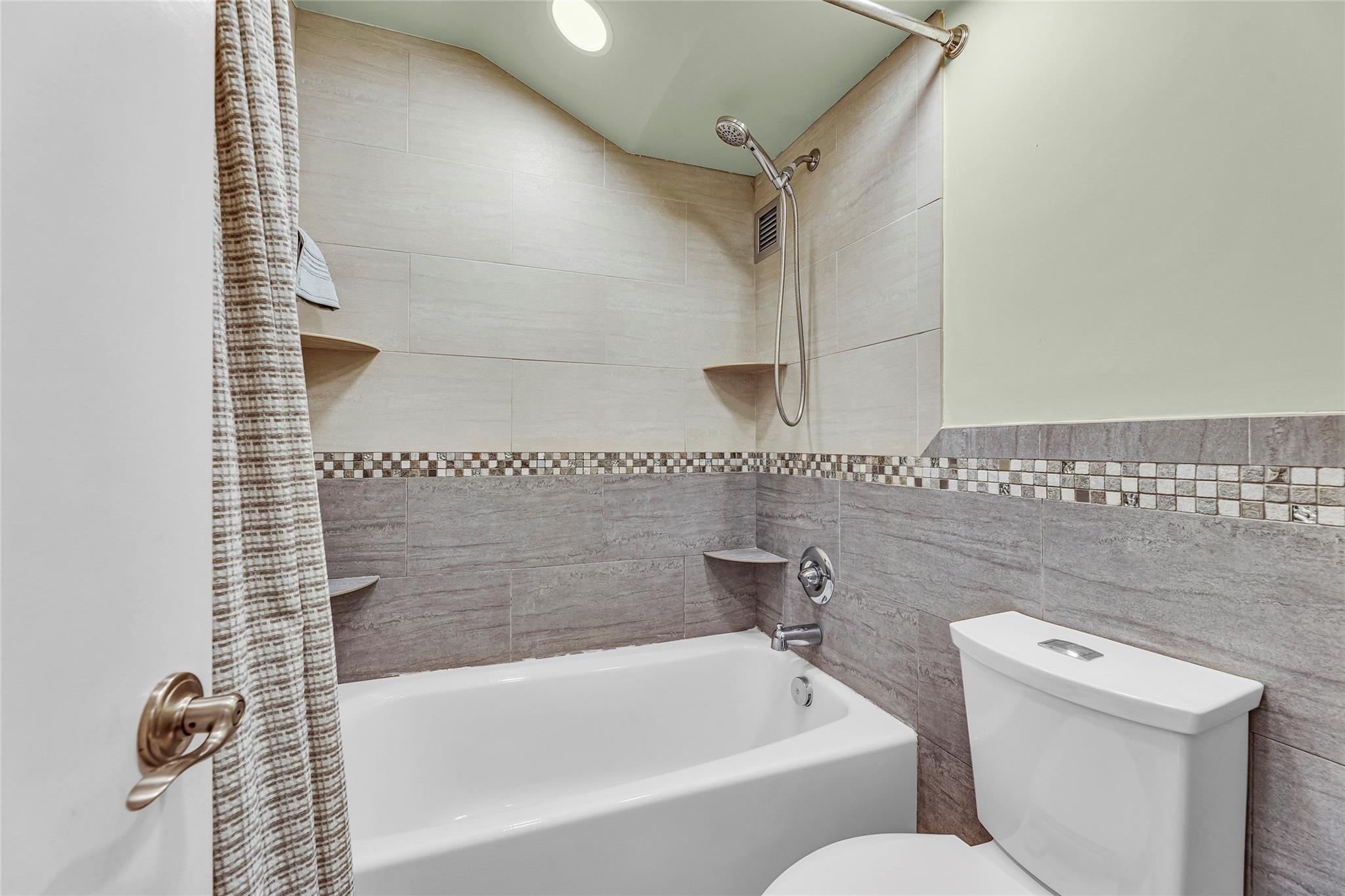 BERKLEY SOUTH - Residential Lease