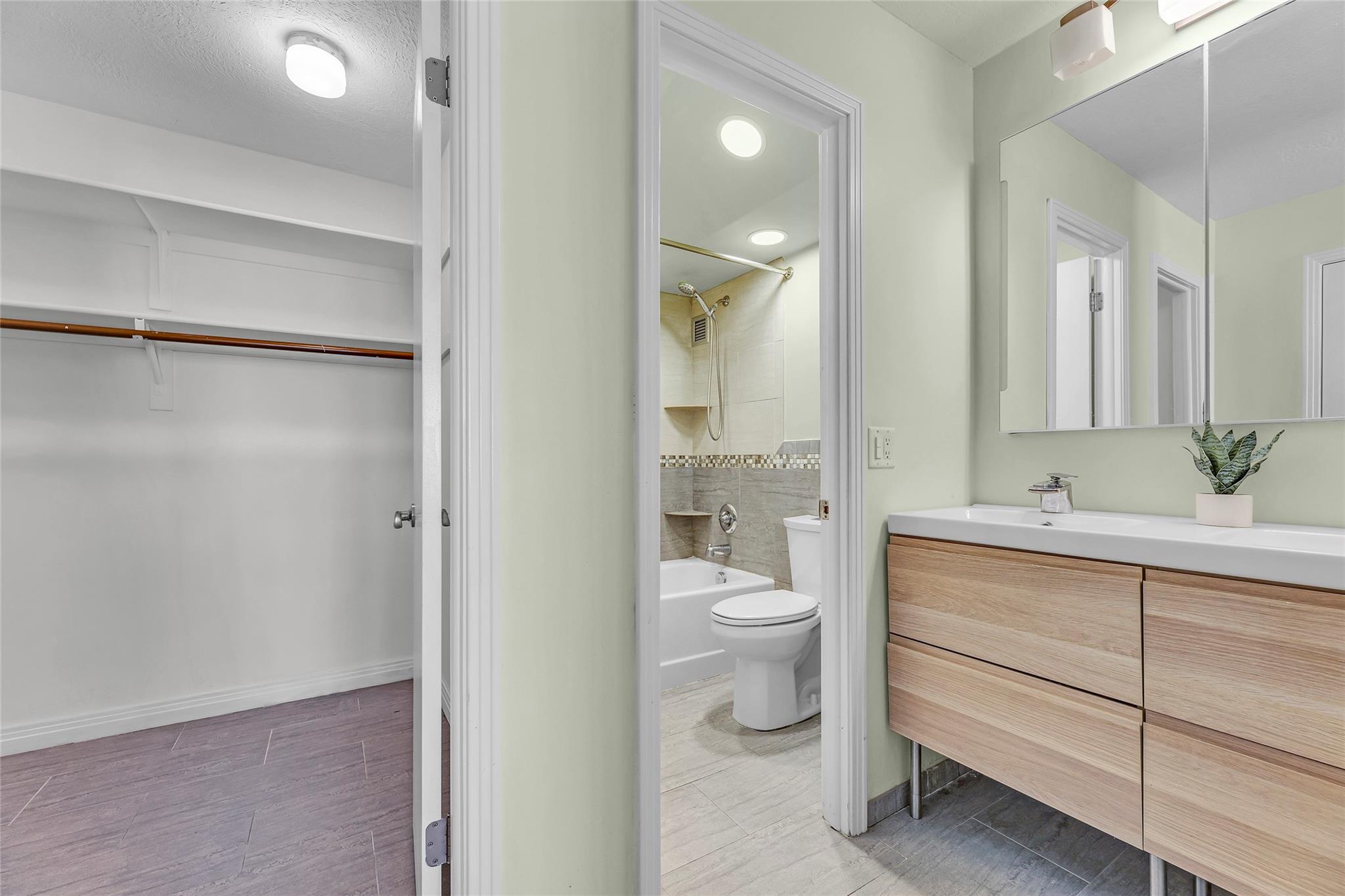 BERKLEY SOUTH - Residential Lease