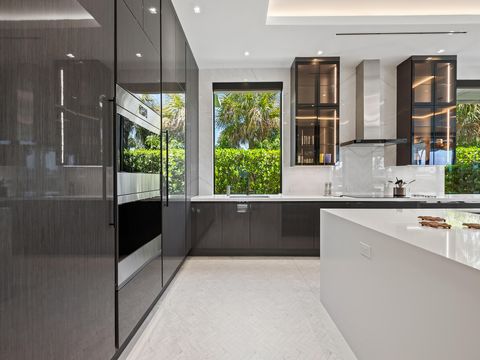 Tiny photo for 3916 Country Club Lane, Fort Lauderdale, FL 33308 (MLS # B26028125)