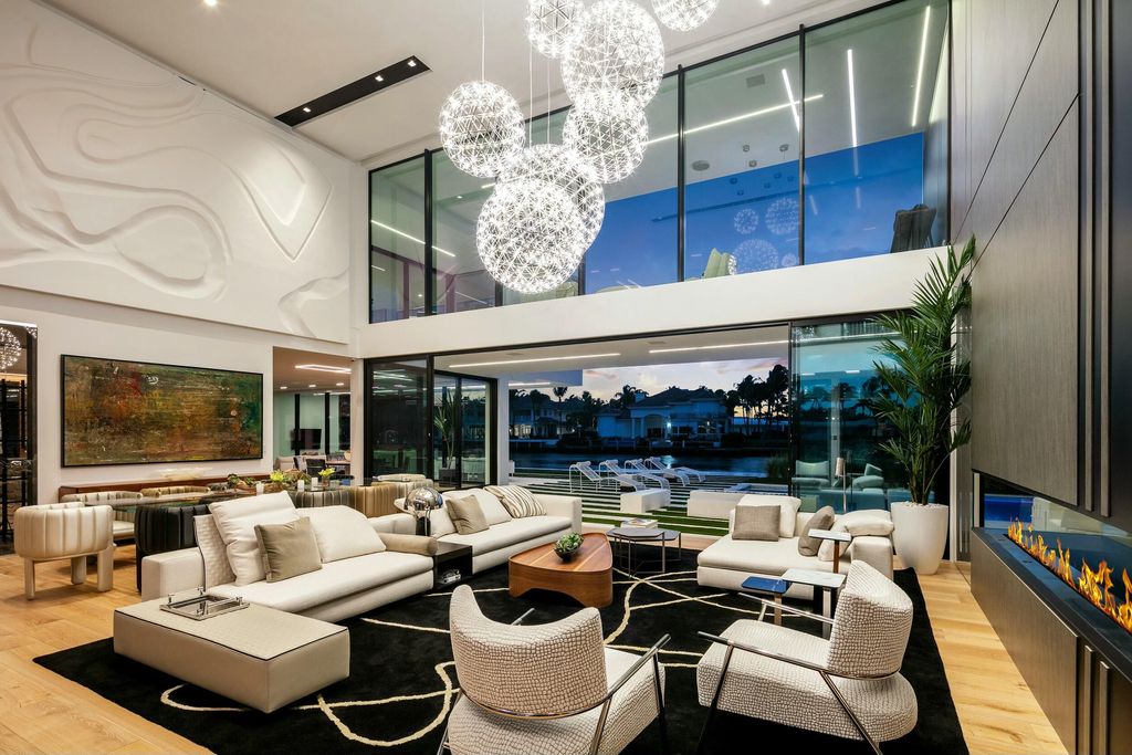 Photo of 2633 Spanish River Road, Boca Raton, FL 33432 (MLS # R11125957)