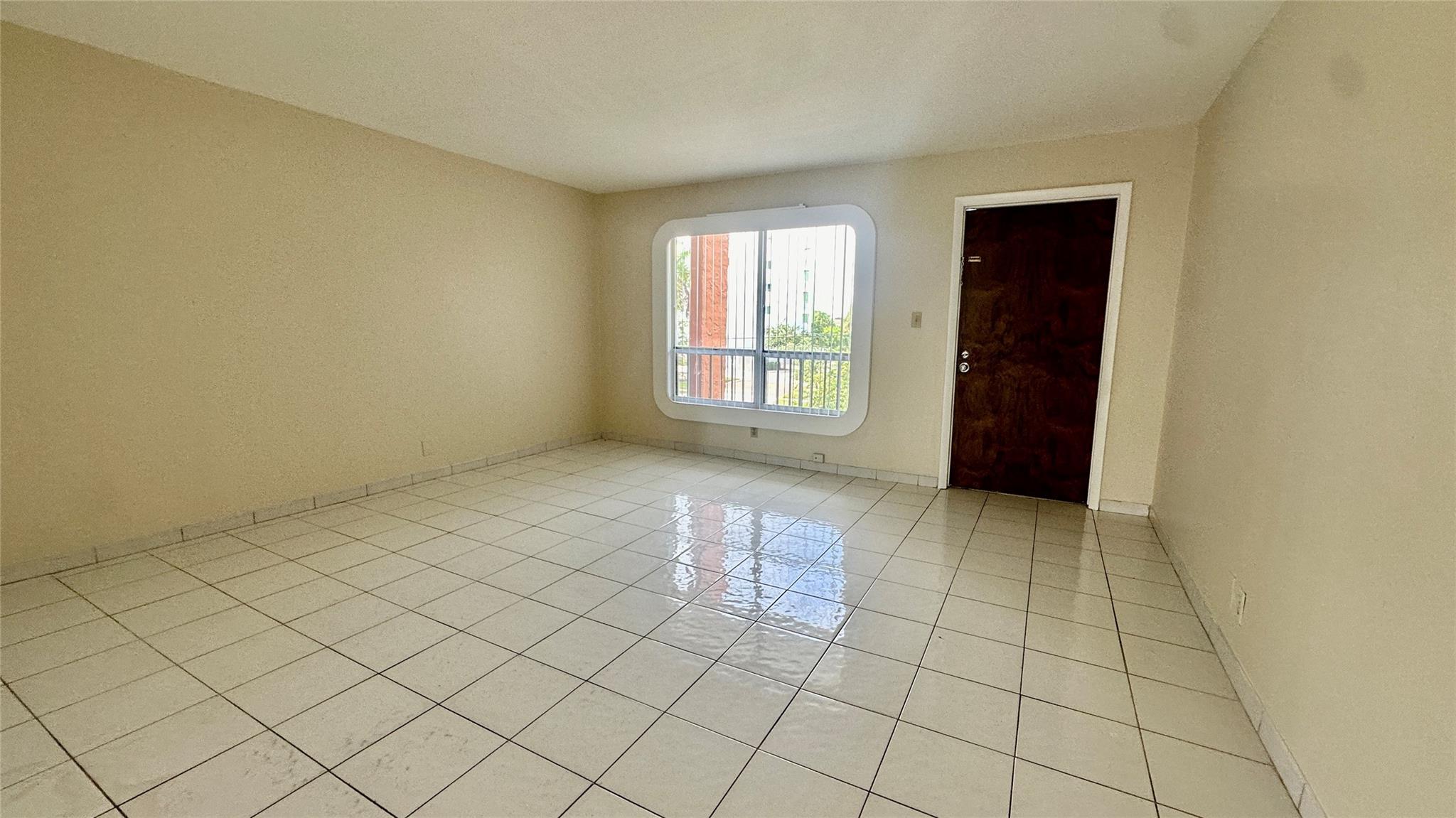 1100 Crystal Lake Dr 210