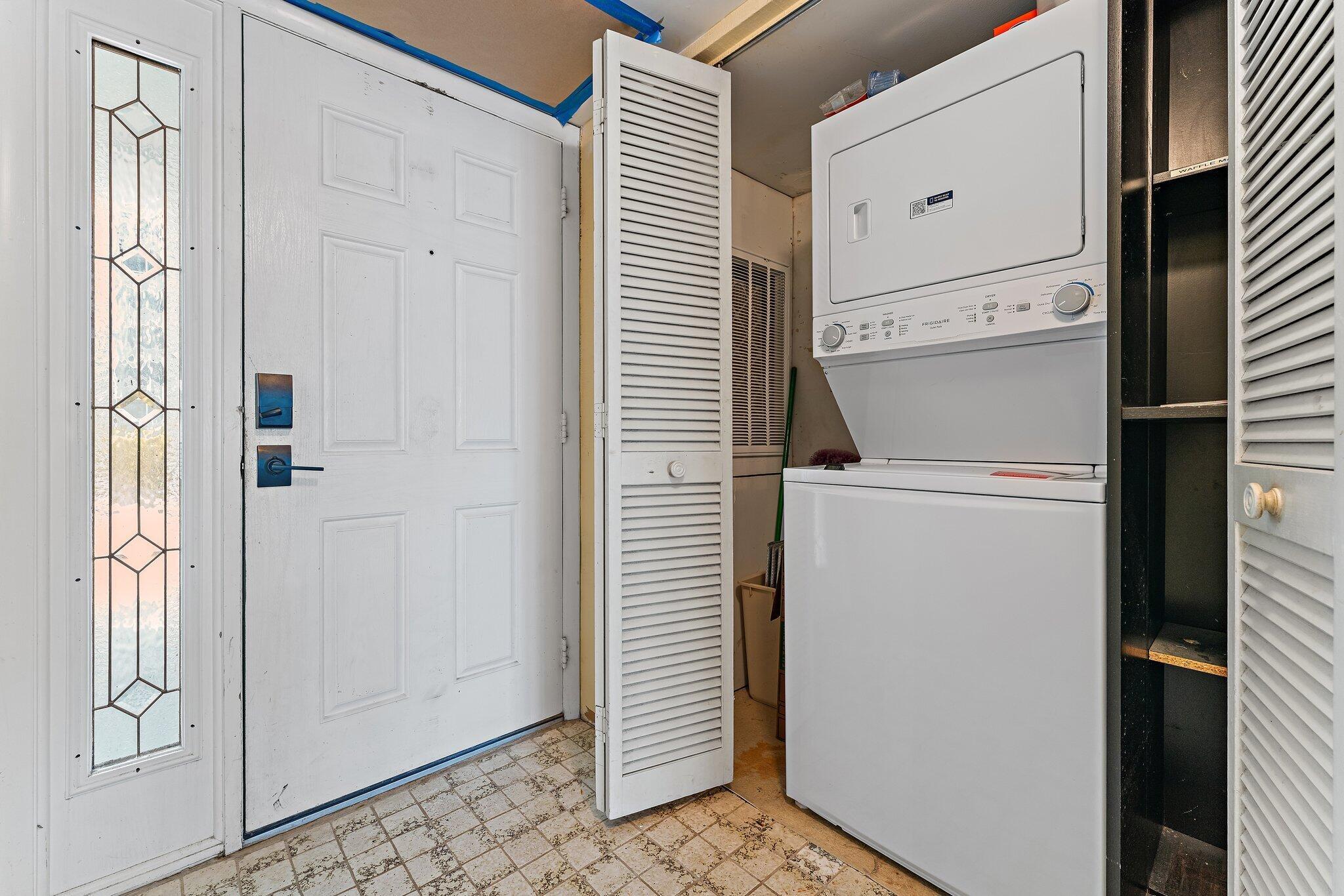 JUNO BY THE SEA NORTH THE - Residential