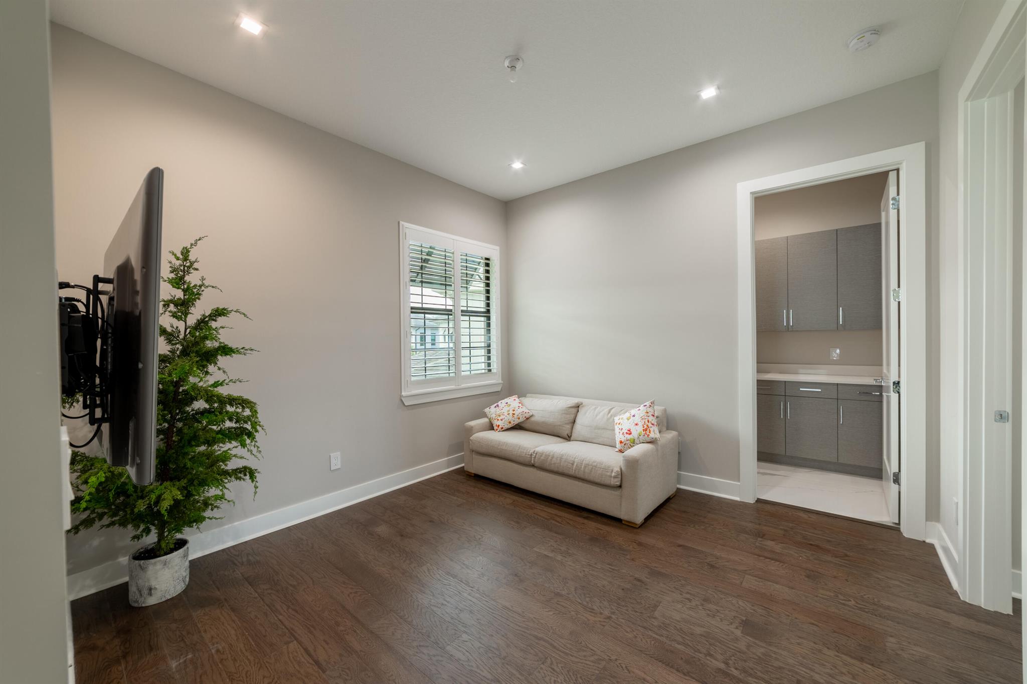 BANYAN CAY RESORT COMMUNI - Residential Lease