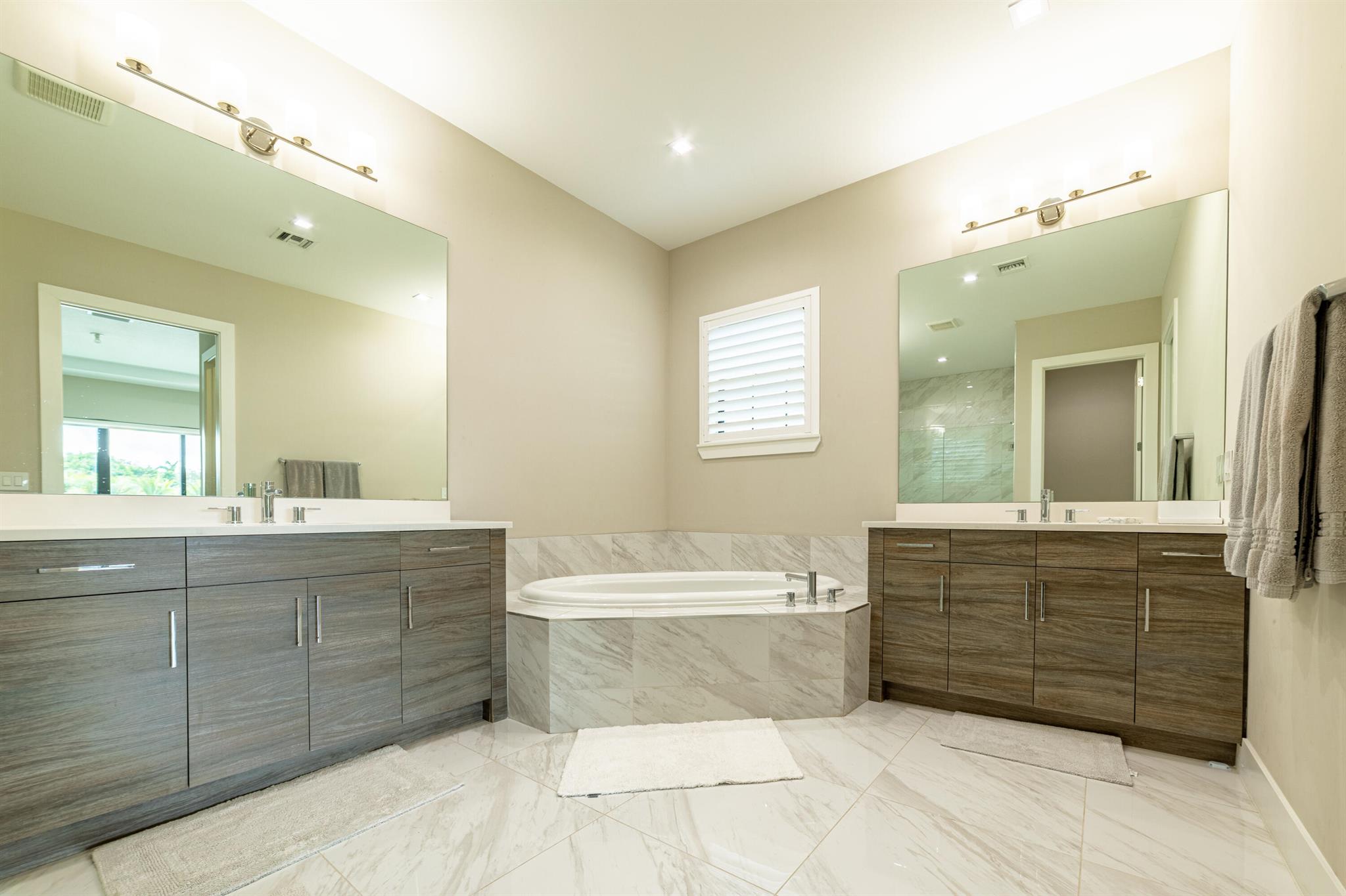 BANYAN CAY RESORT COMMUNI - Residential Lease