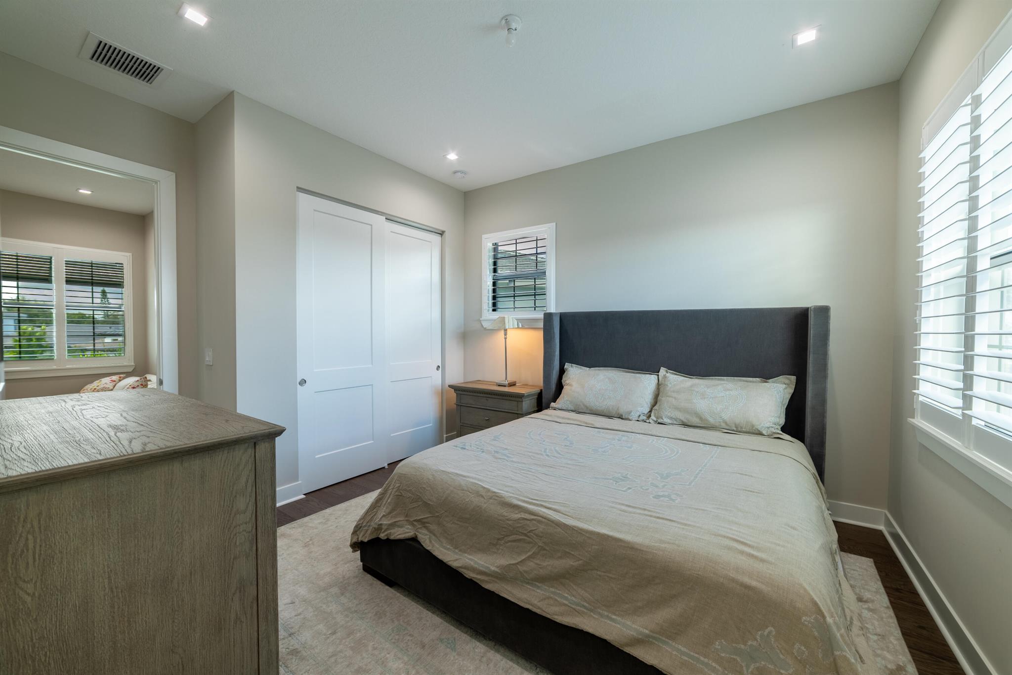 BANYAN CAY RESORT COMMUNI - Residential Lease