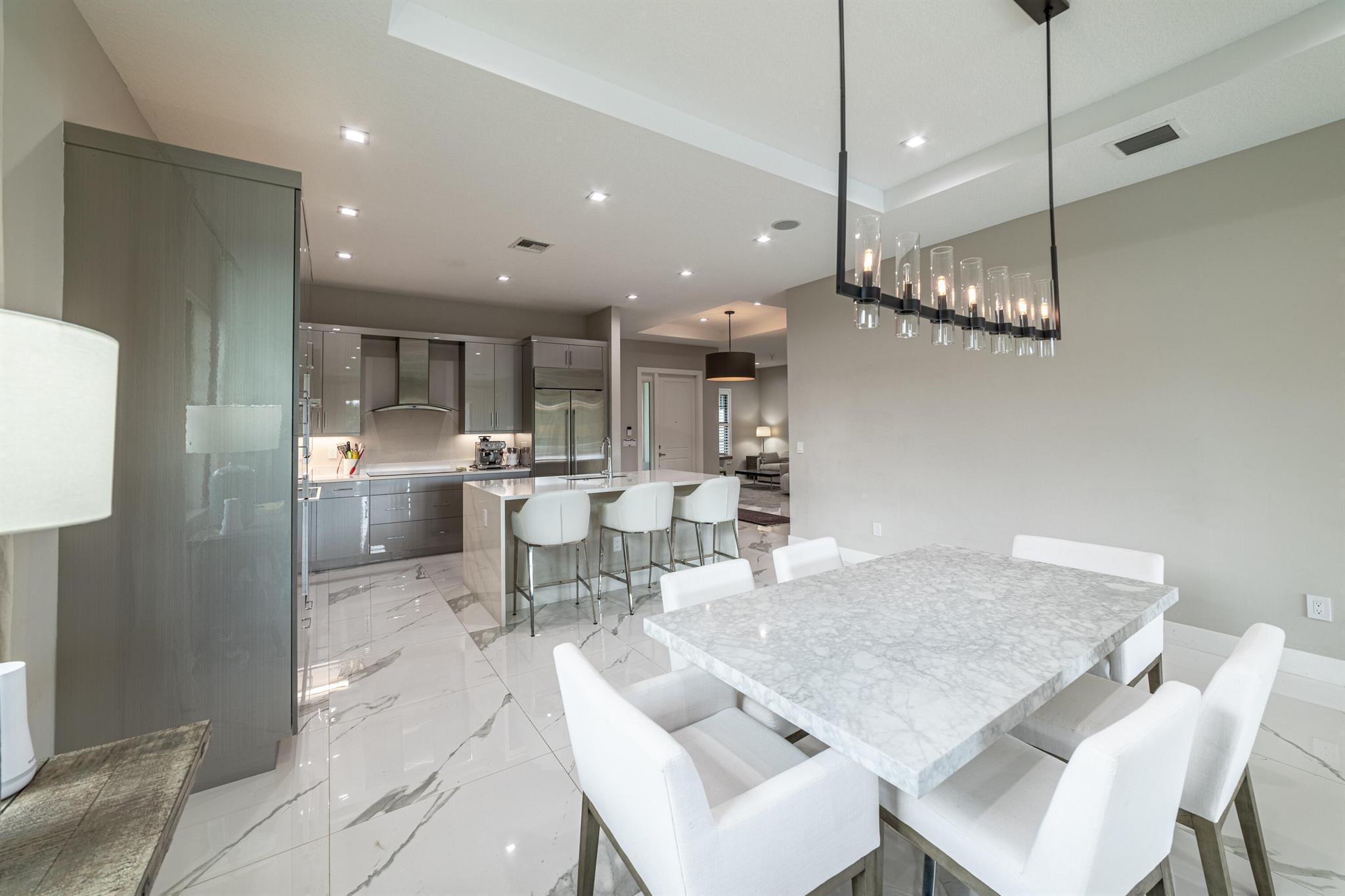 BANYAN CAY RESORT COMMUNI - Residential Lease