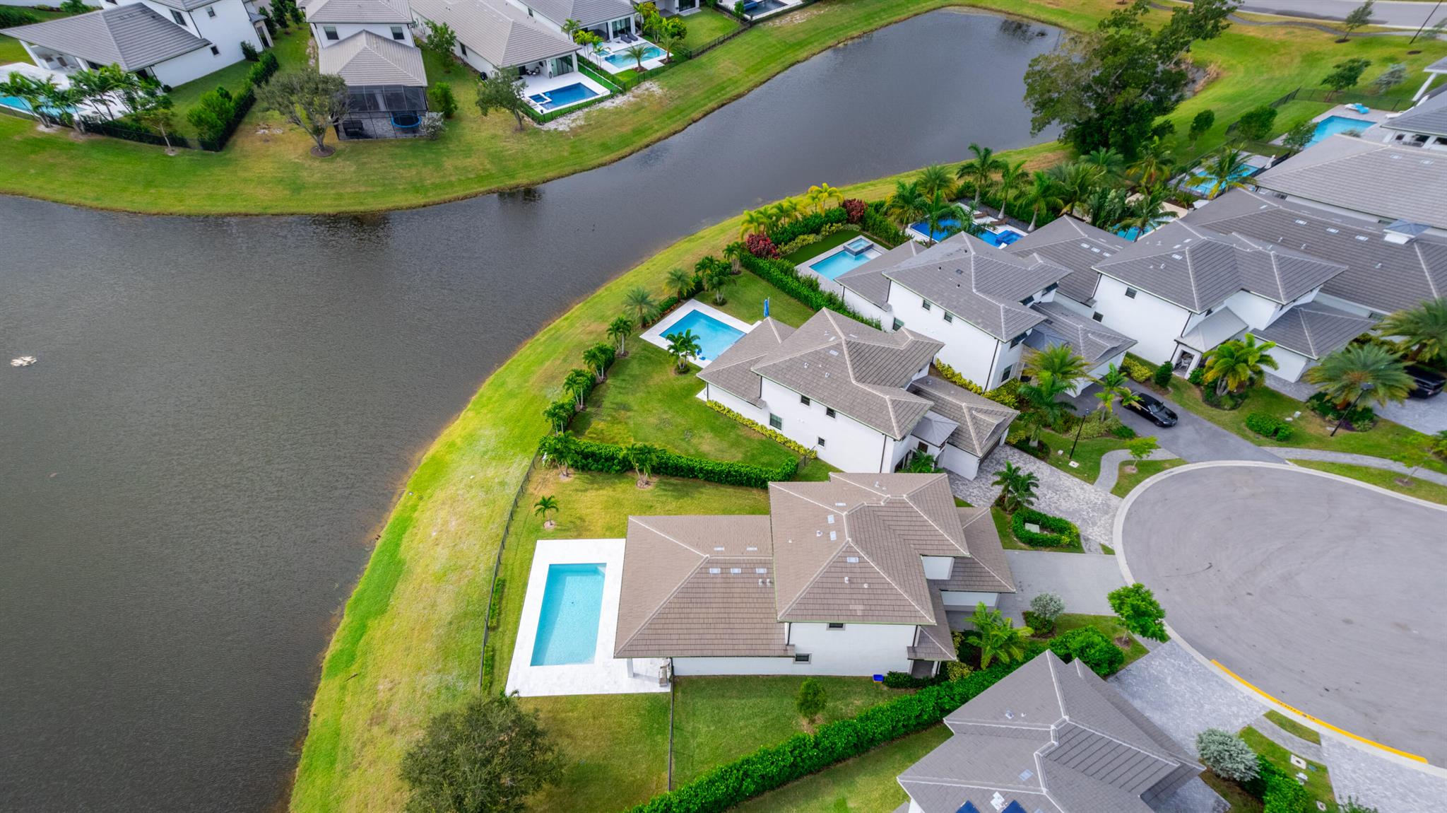 BANYAN CAY RESORT COMMUNI - Residential Lease