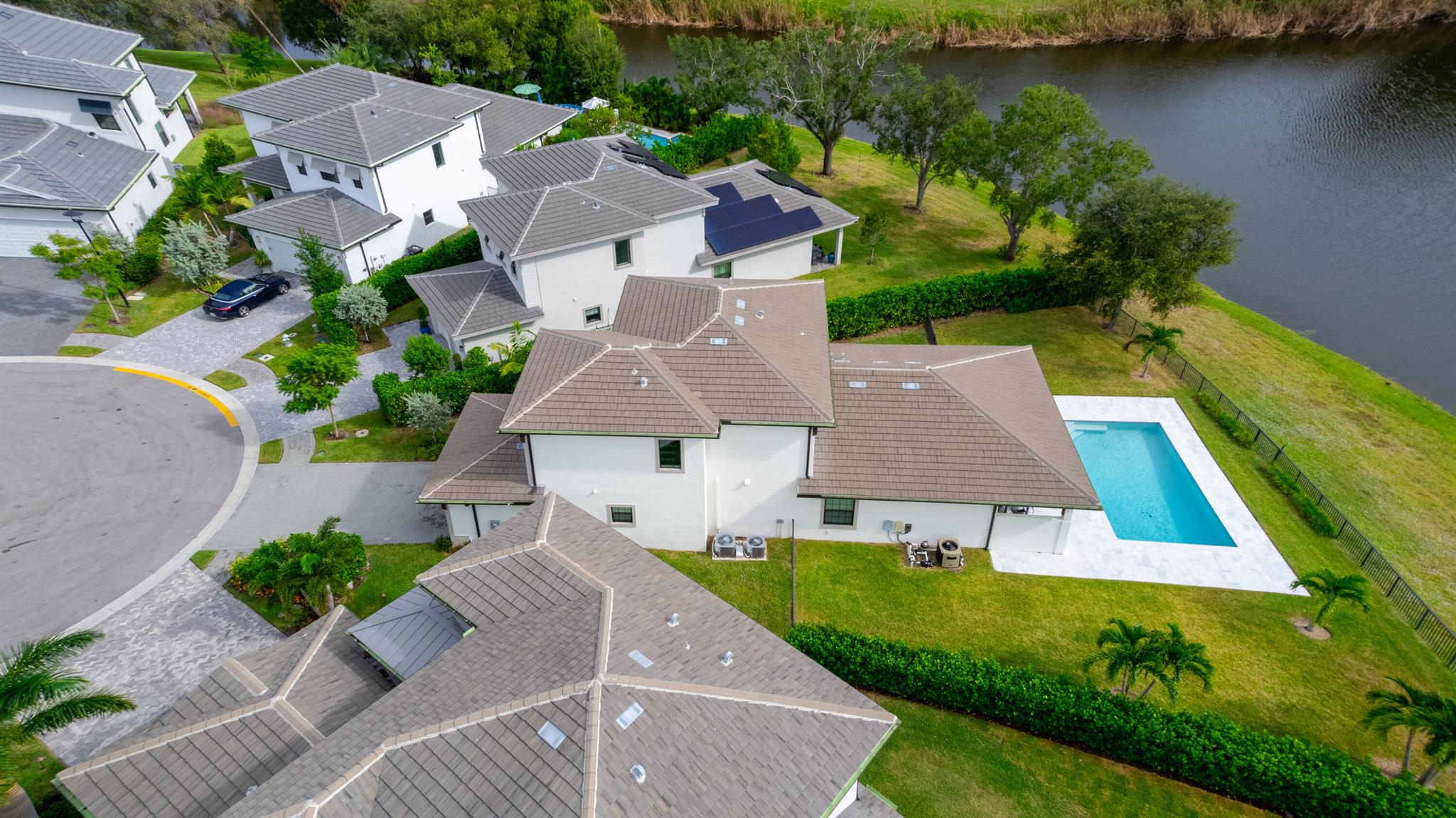 BANYAN CAY RESORT COMMUNI - Residential Lease