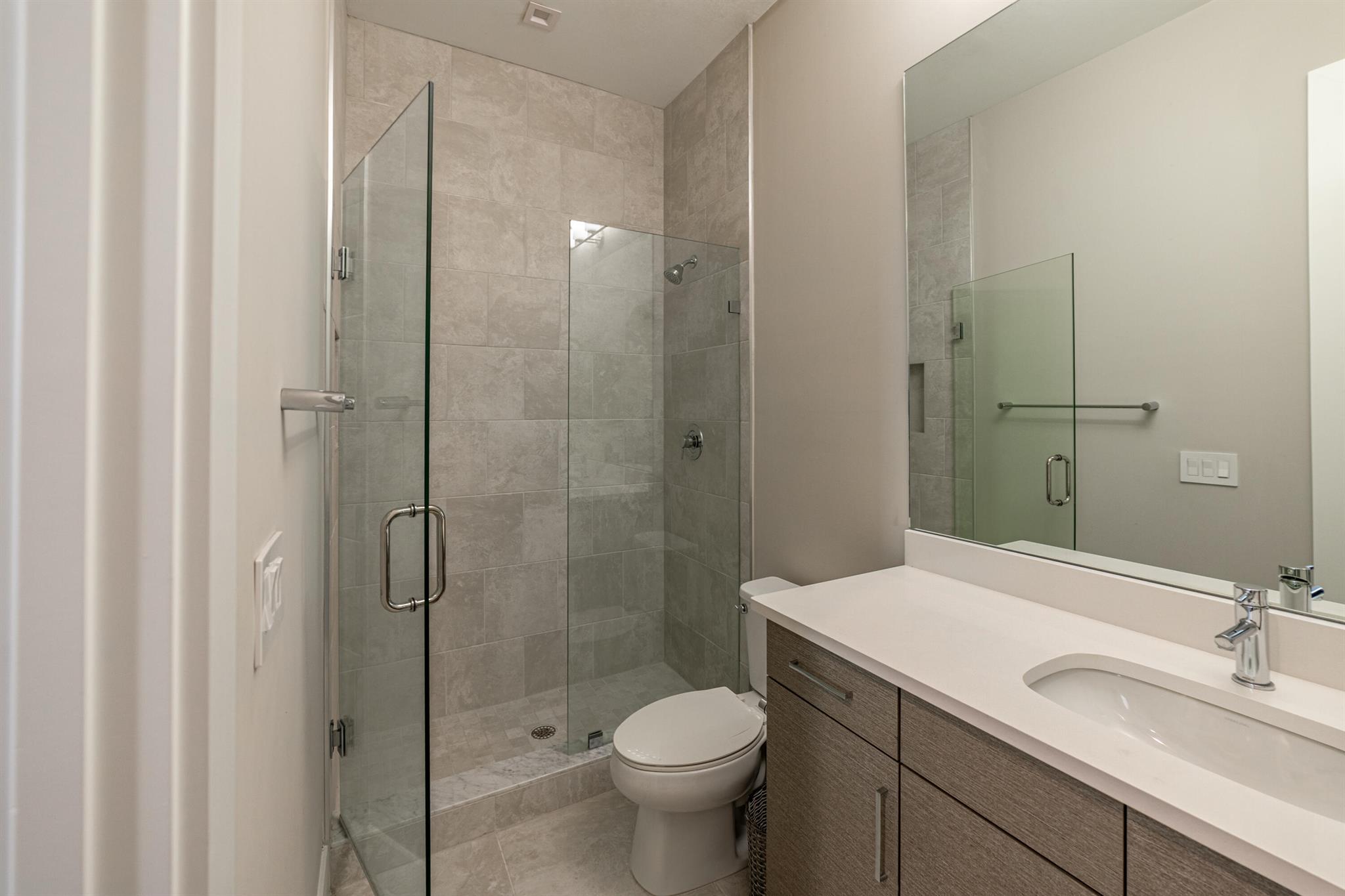 BANYAN CAY RESORT COMMUNI - Residential Lease