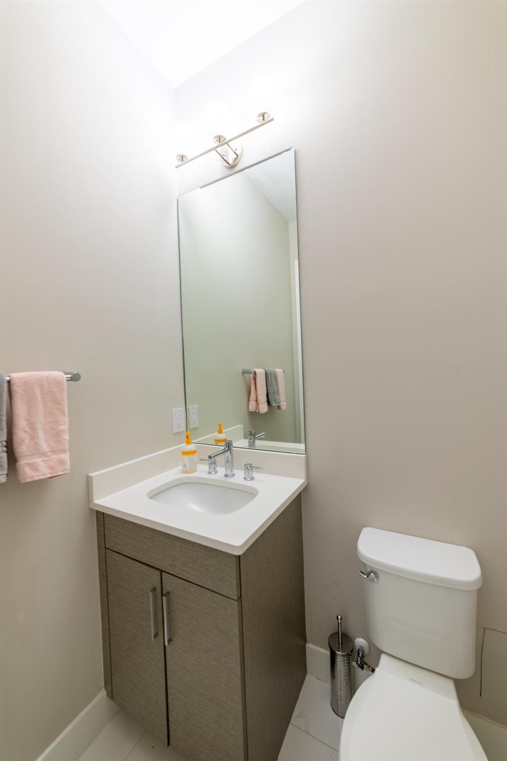 BANYAN CAY RESORT COMMUNI - Residential Lease