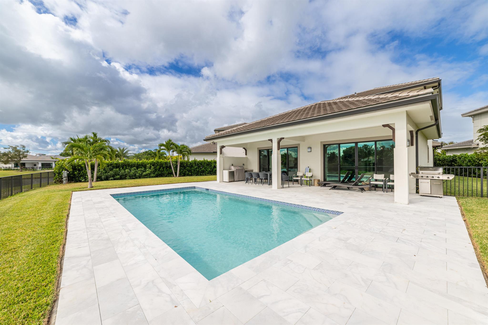 BANYAN CAY RESORT COMMUNI - Residential Lease