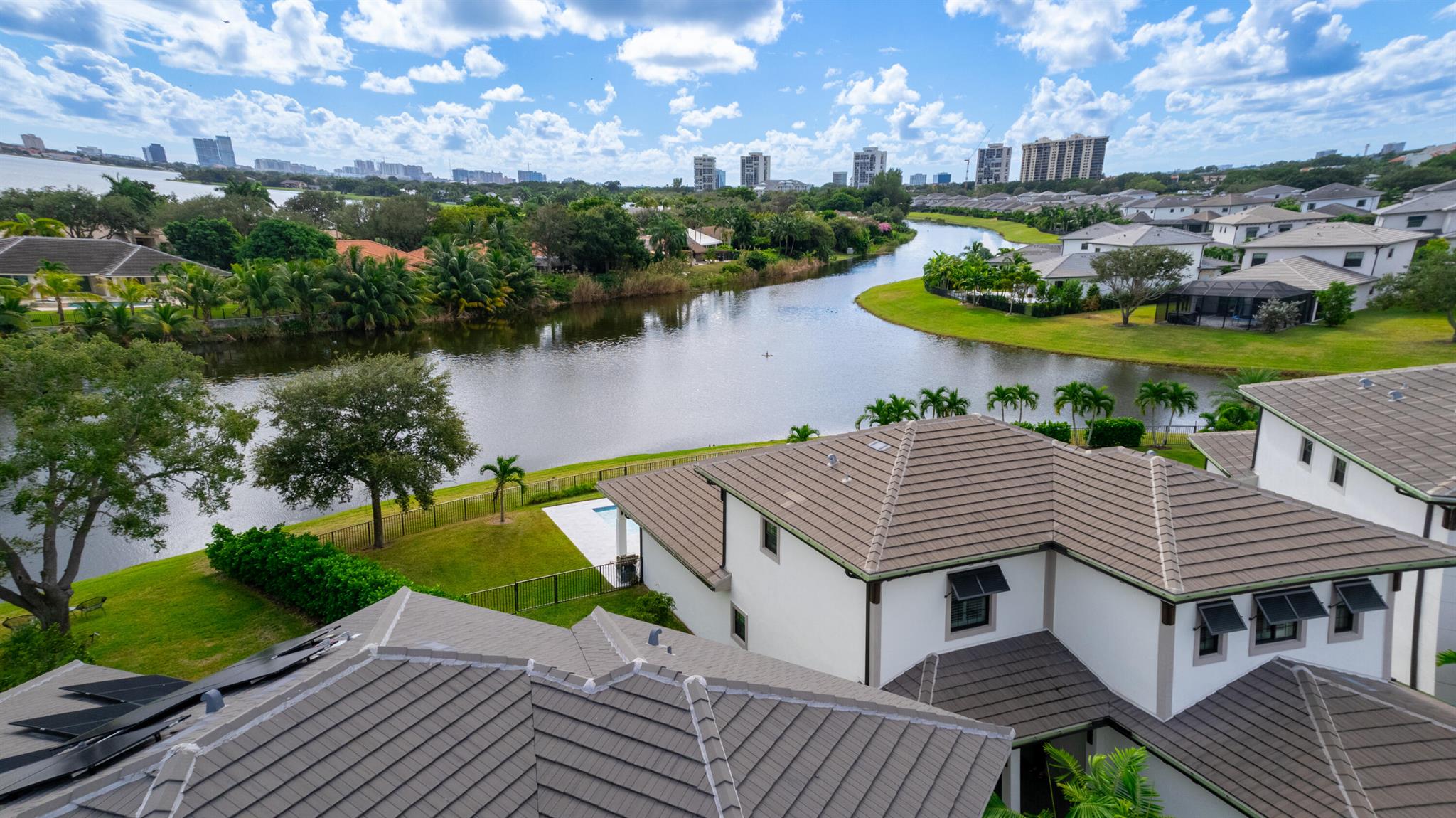 BANYAN CAY RESORT COMMUNI - Residential Lease