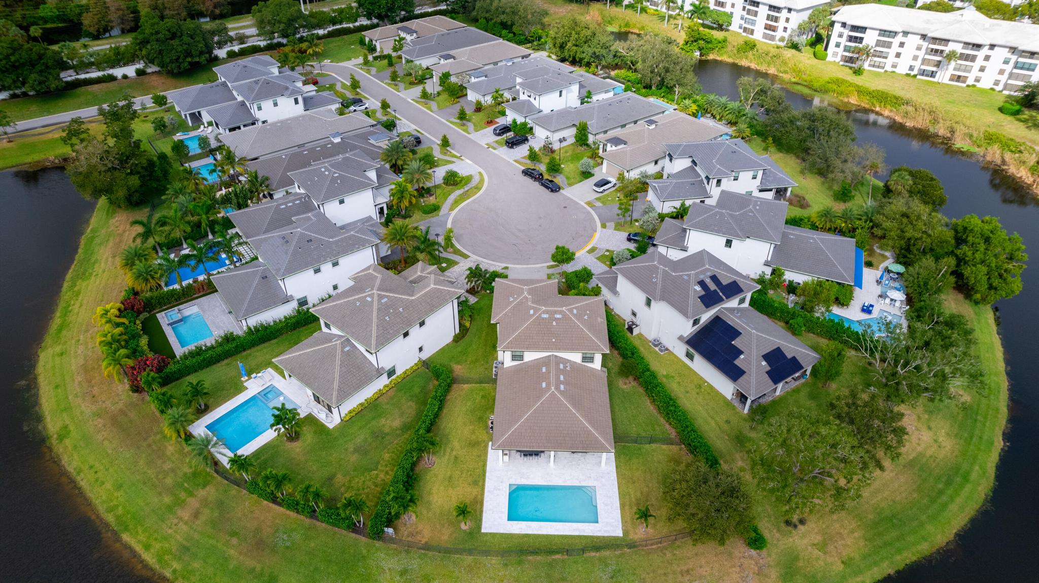 BANYAN CAY RESORT COMMUNI - Residential Lease