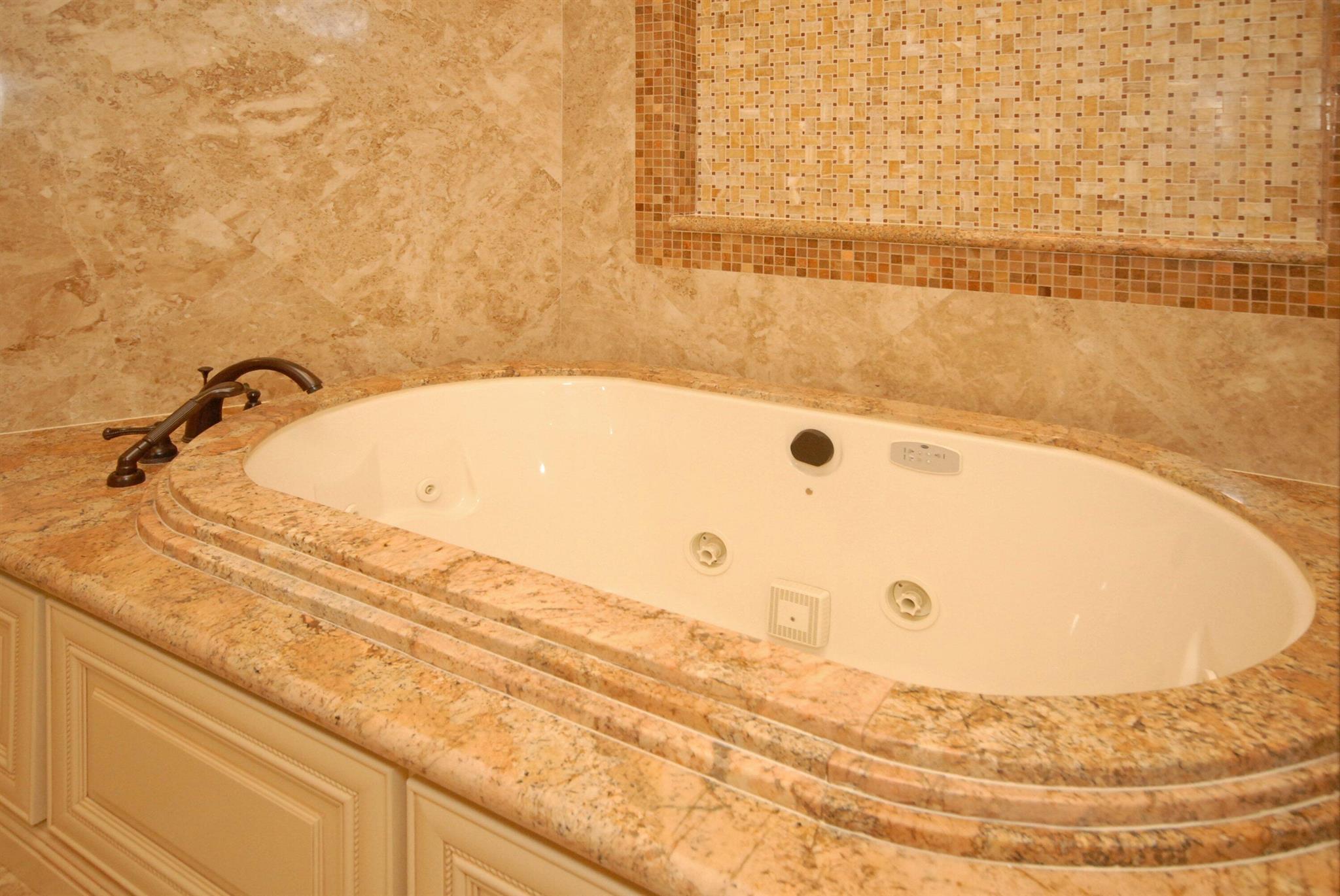 LAKE ROGERS ISLE UNIT A - Residential