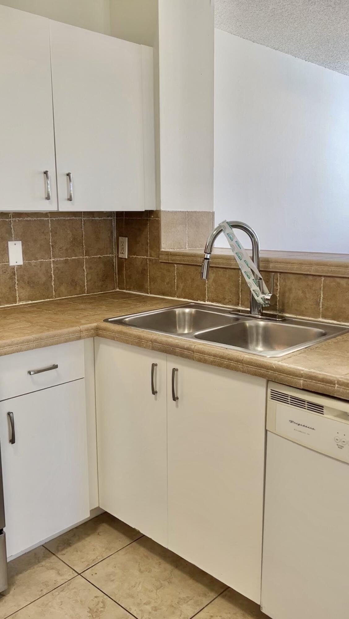 MILANO CONDO - Residential