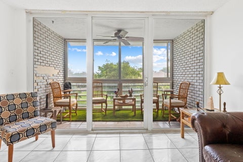 Tiny photo for 9451 Evergreen Place #404, Davie, FL 33324 (MLS # B26037410)