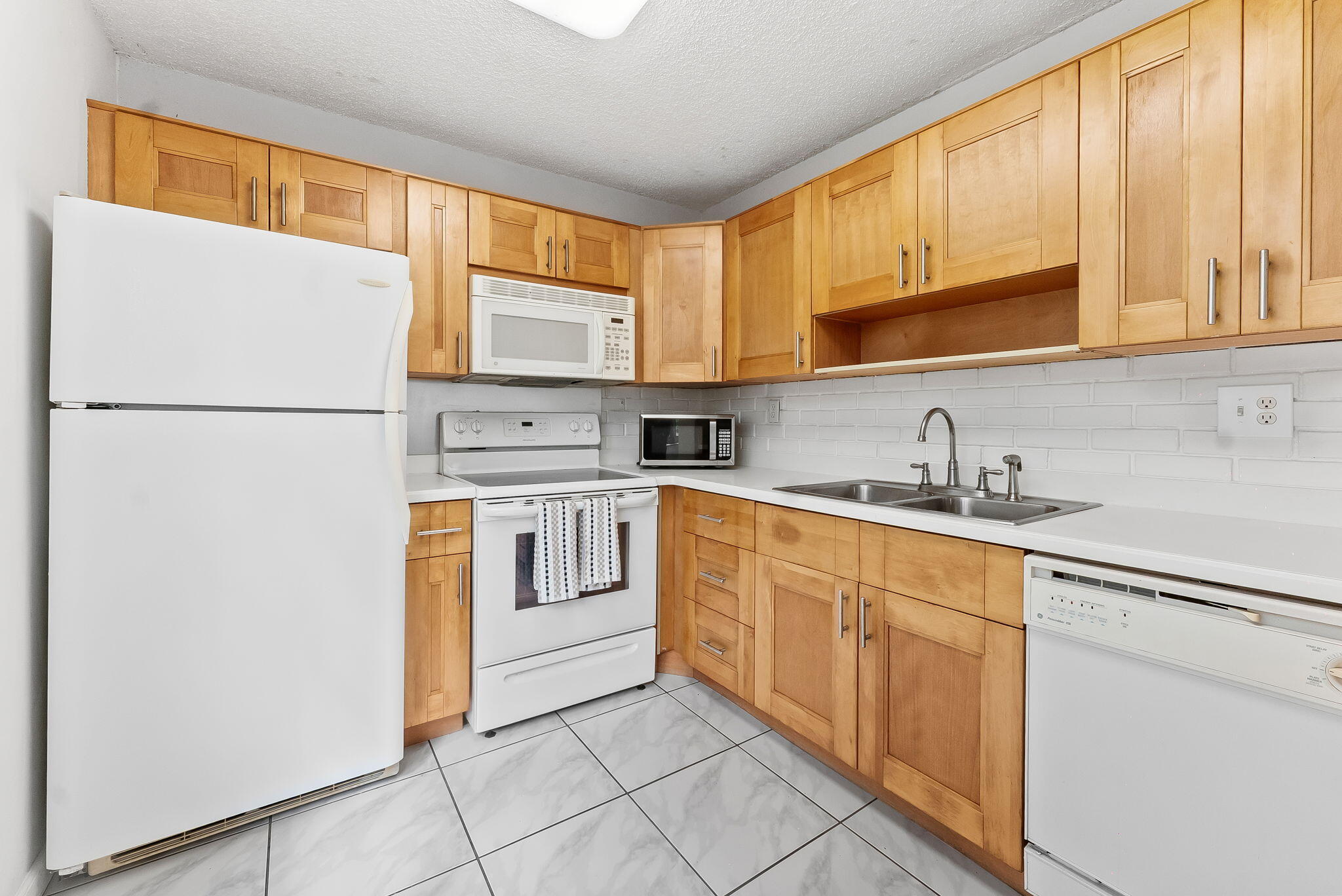 9451 Evergreen Place 404