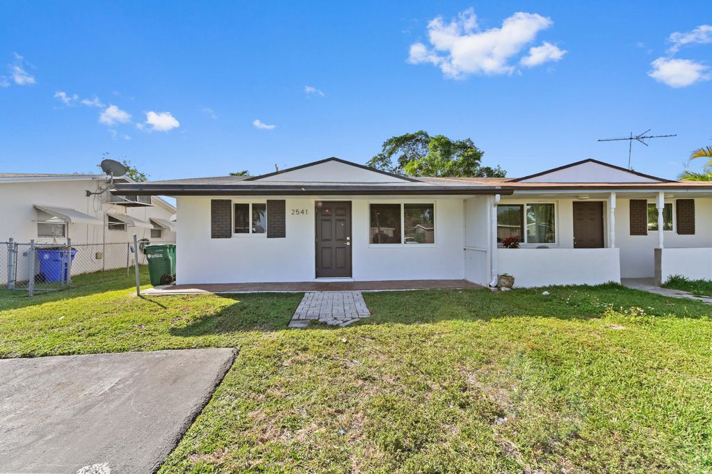 Photo of 2541 NW 64th Terrace, Margate, FL 33063 (MLS # B26023327)