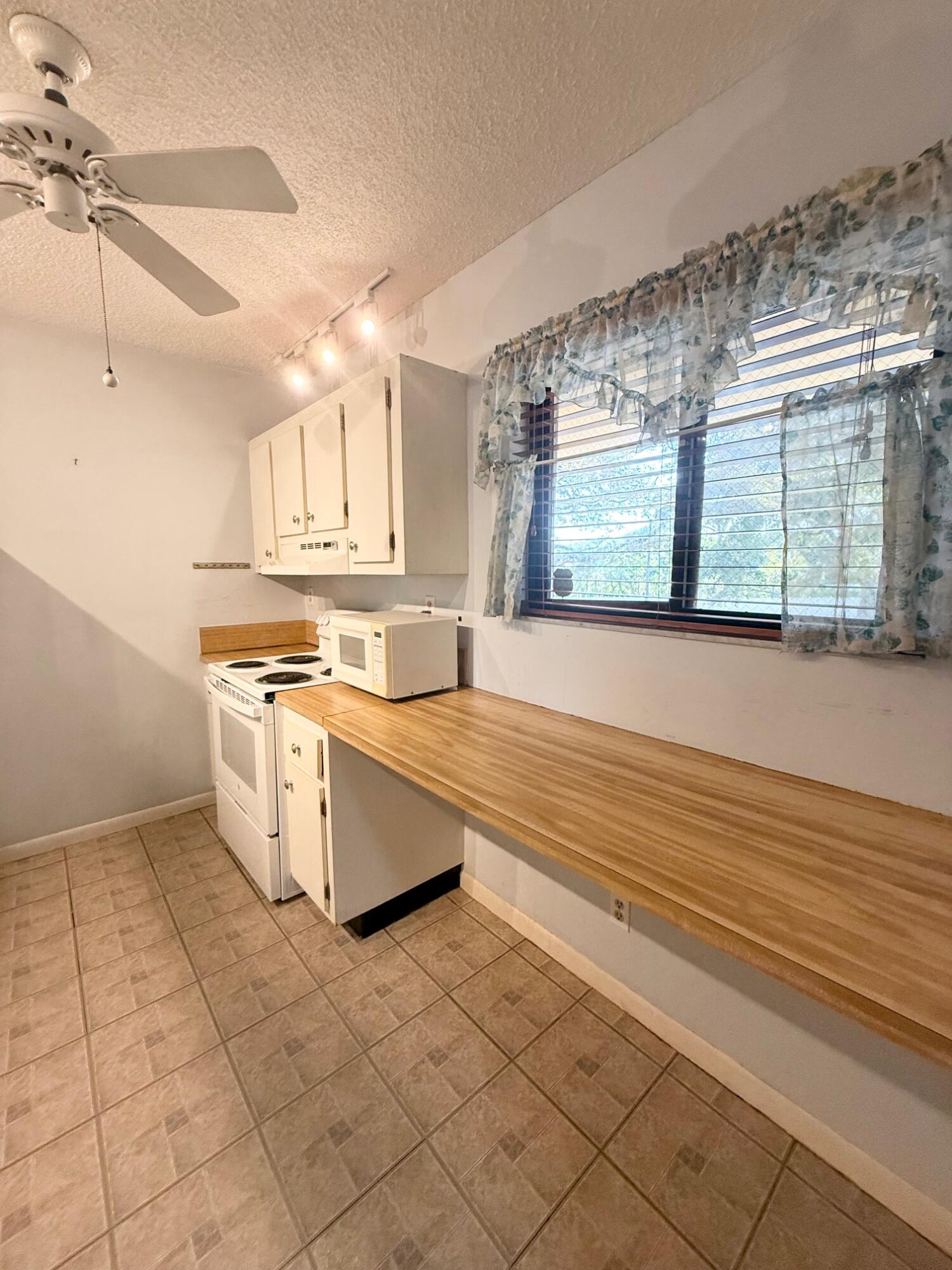 BOCA TERRACE - Residential Lease