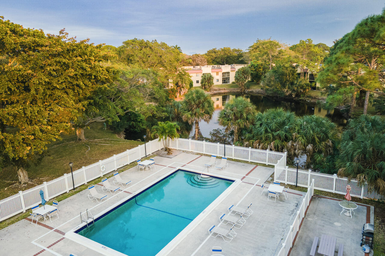 BOCA TERRACE - Residential Lease