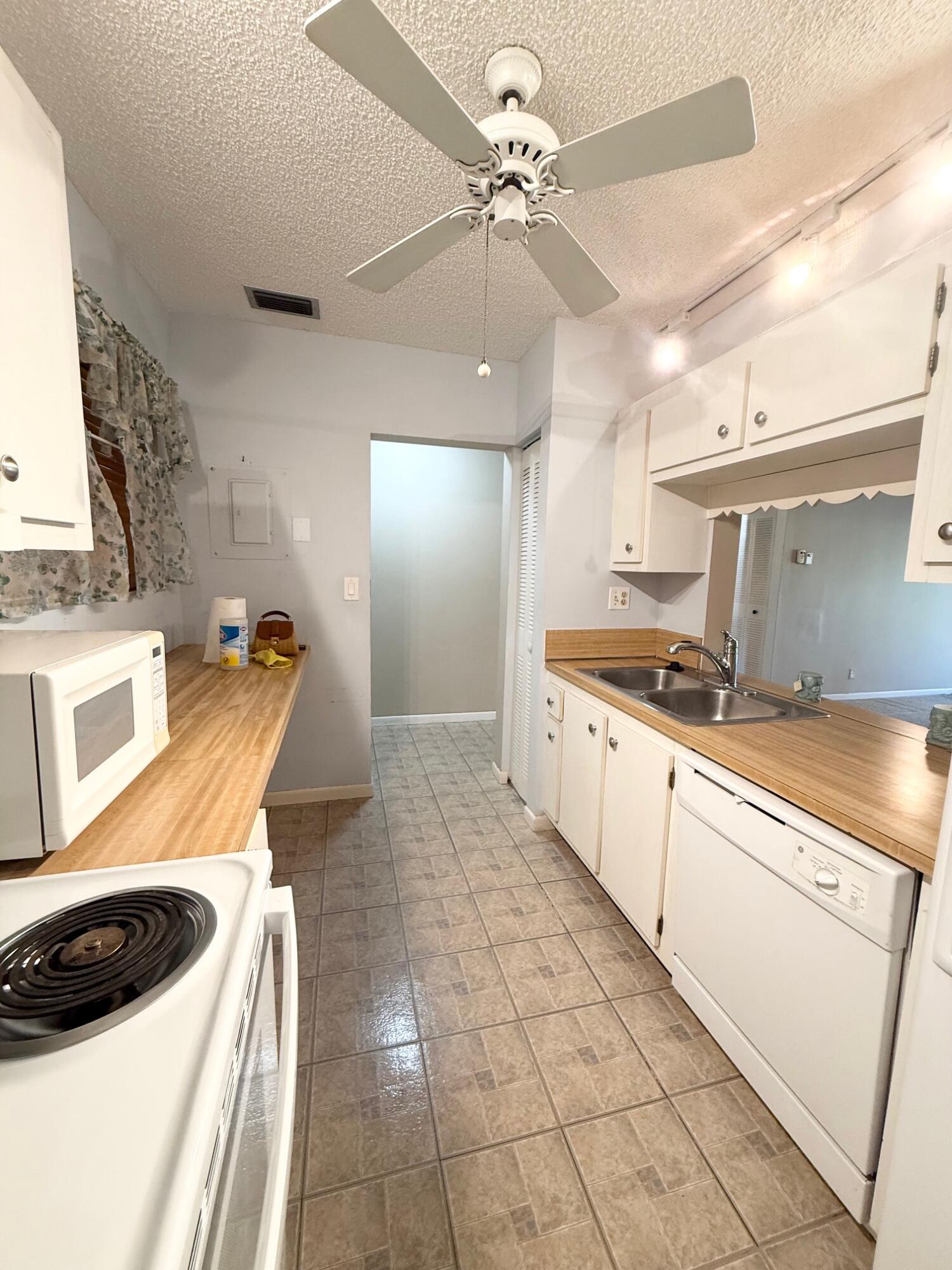 BOCA TERRACE - Residential Lease