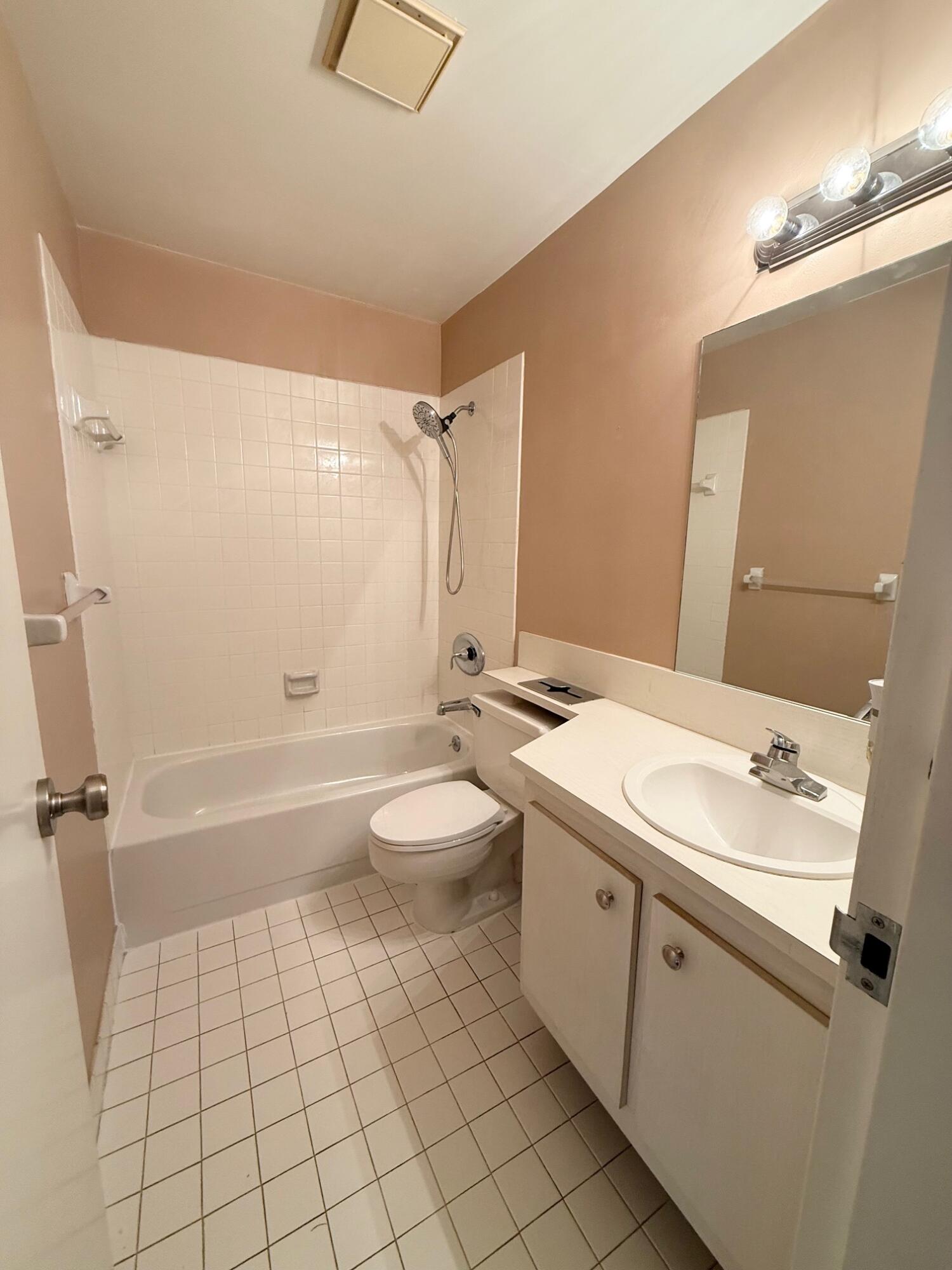 BOCA TERRACE - Residential Lease