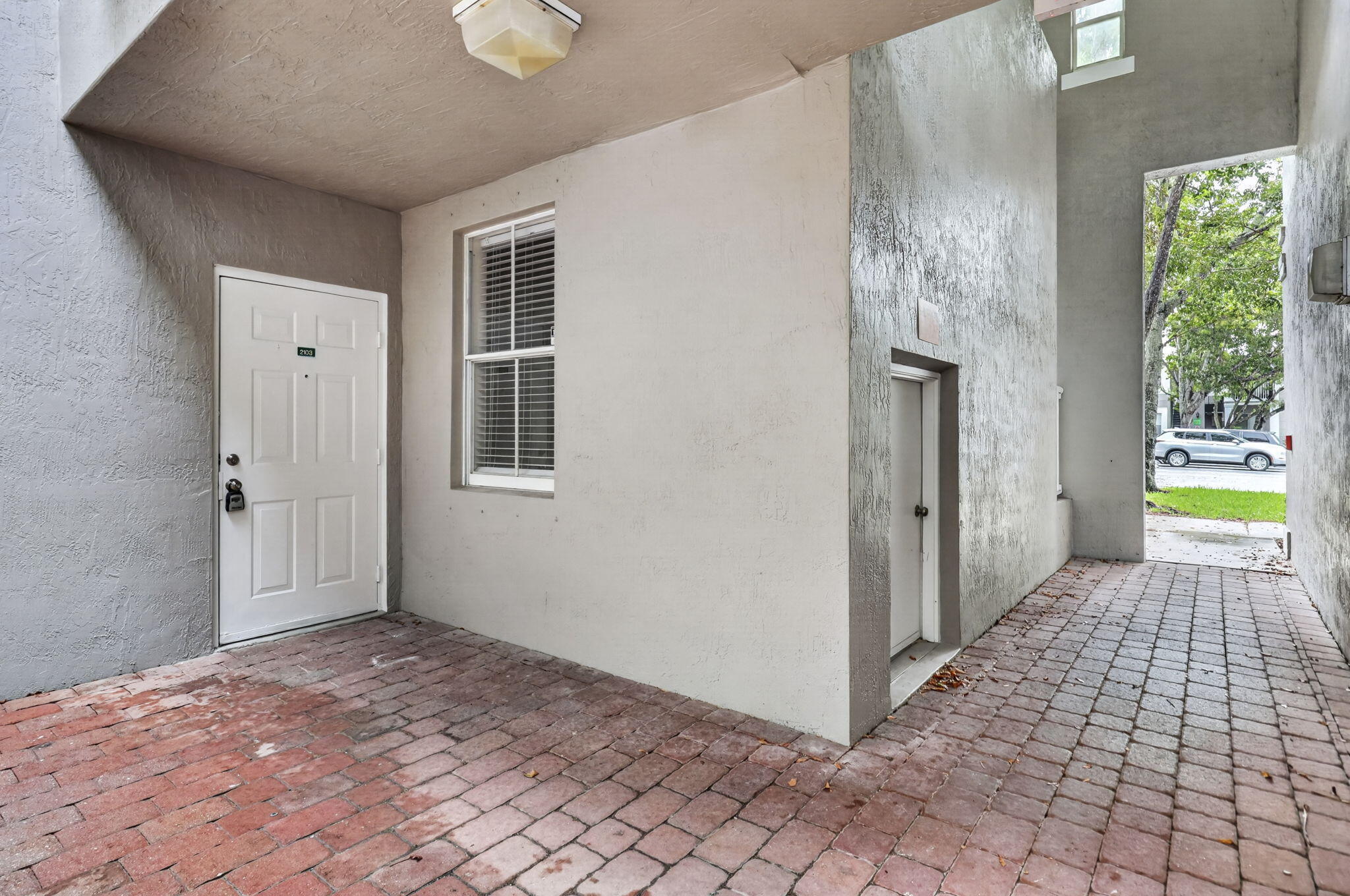 2103 SHOMA Drive 122