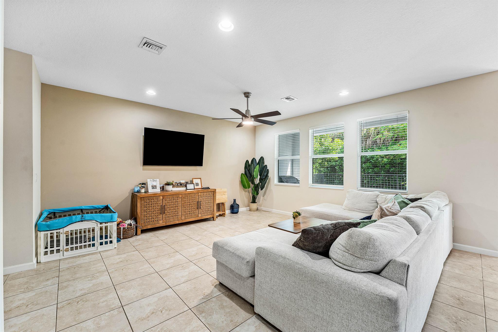 CROSSINGS OF WESTLAKE - Residential Lease