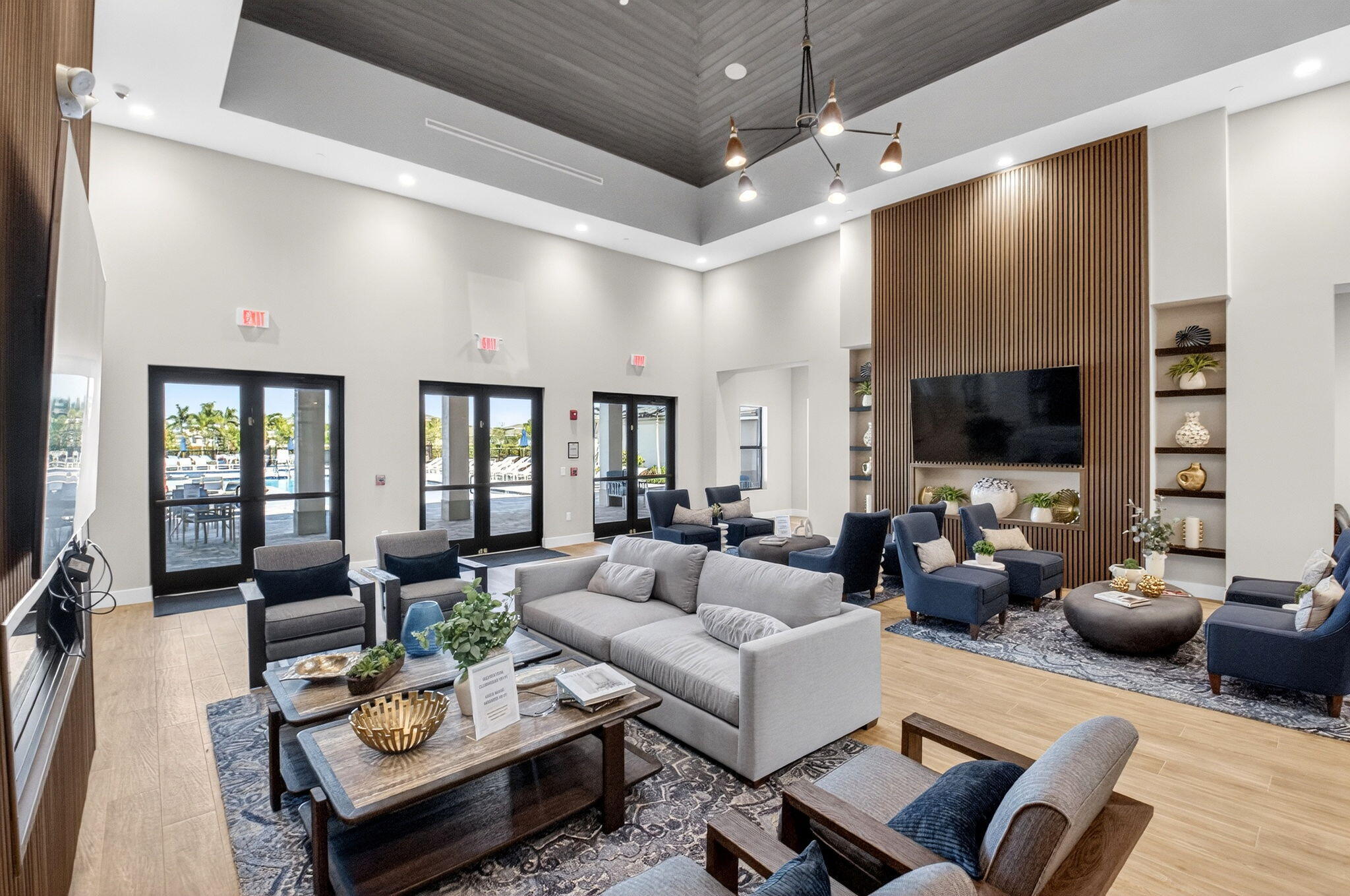 PALM GREENS AT VILLA DEL RAY CONDO II - Residential