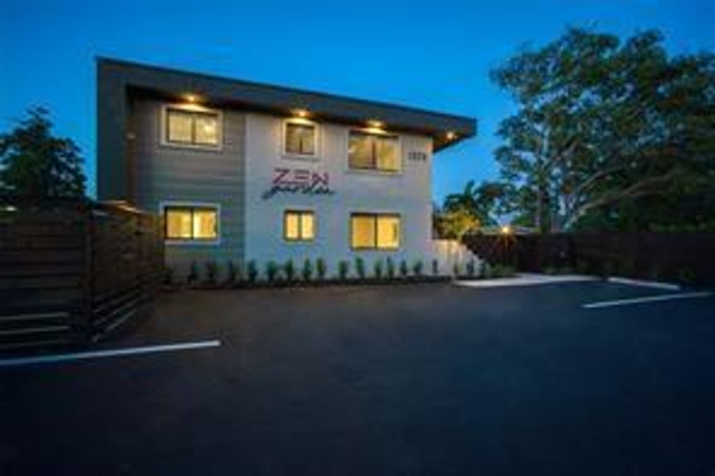 Photo of 1273 NE 38th Street #4, Fort Lauderdale, FL 33334 (MLS # F10527514)