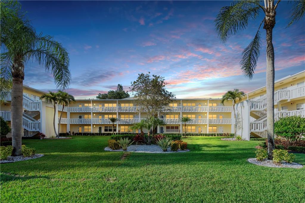 This 1 bed, 1.5 bath unit boasts lake and garden views in a 55+ community. Located on the 3rd floor, this unit features an enclosed patio perfect for enjoying the serene surroundings. Inside, a kitchen equipped with modern stainless steel appliances and beautiful wood cabinets. There is plenty of closet and storage space throughout.
Century Village is a resort-style community offering a wealth of amenities, including a fitness center, sports courts, a swimming pool, live shows, movies, buses, classes, bingo, card rooms, trips, and more! Conveniently located in Boca Raton close to dining, golf, shopping, and the Town Center Mall.
This unit is a great opportunity to join this social community and make it your own. Don't miss out on the chance to call this incredible unit your own.