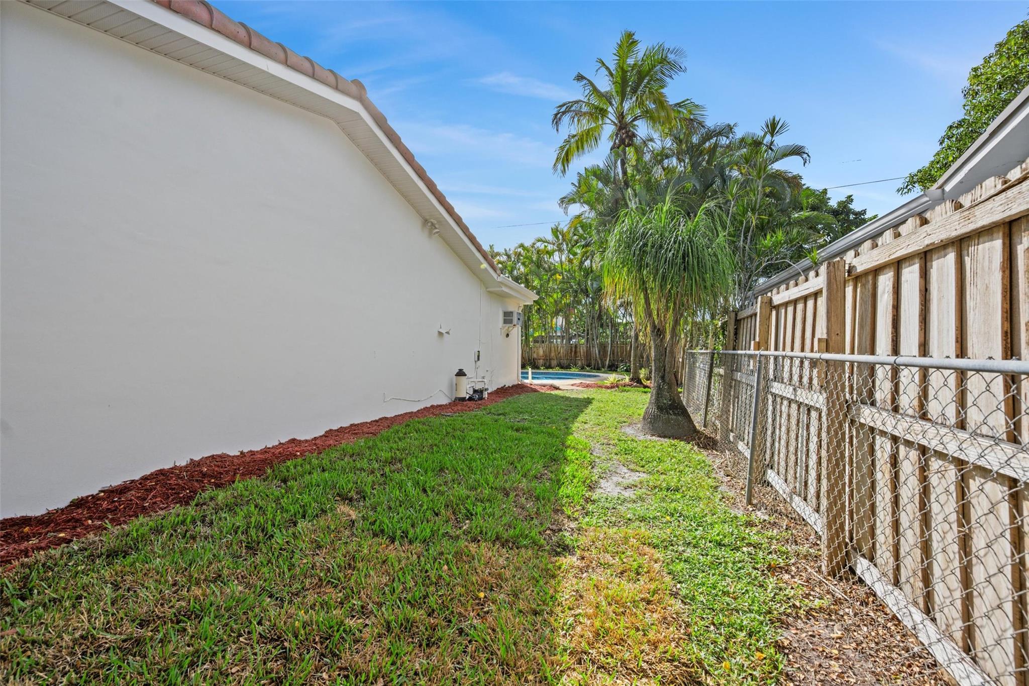 Hollywood Hills Second Ad - Residential