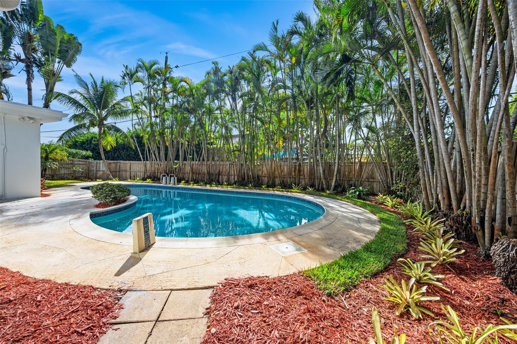 Hollywood Hills Second Ad - Residential