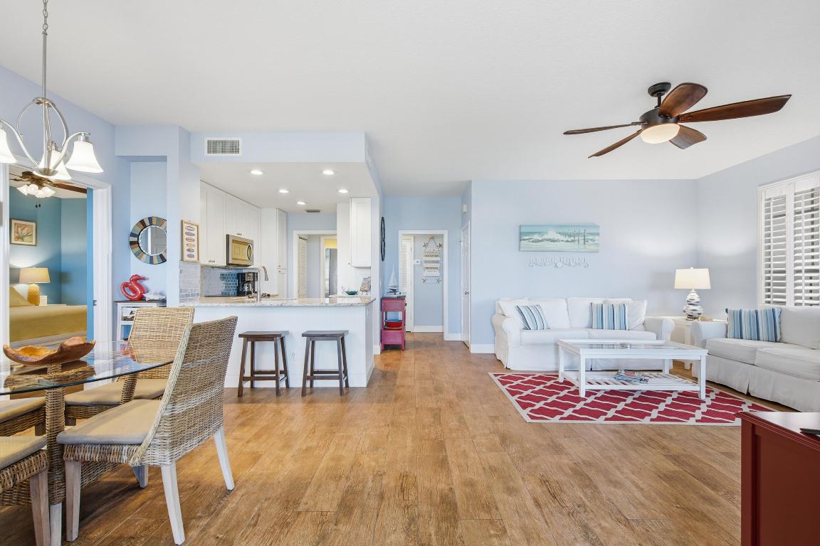 391 NE Plantation Road 215