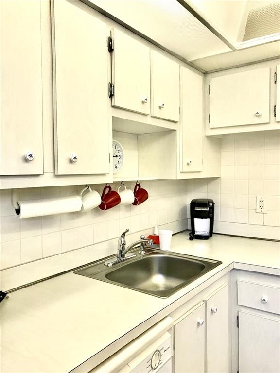 ORIOLE GARDENS THREE - Residential