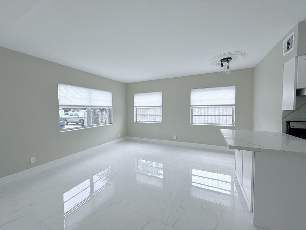 Photo of 2725 Middle River Drive #7, Fort Lauderdale, FL 33306 (MLS # F10506868)