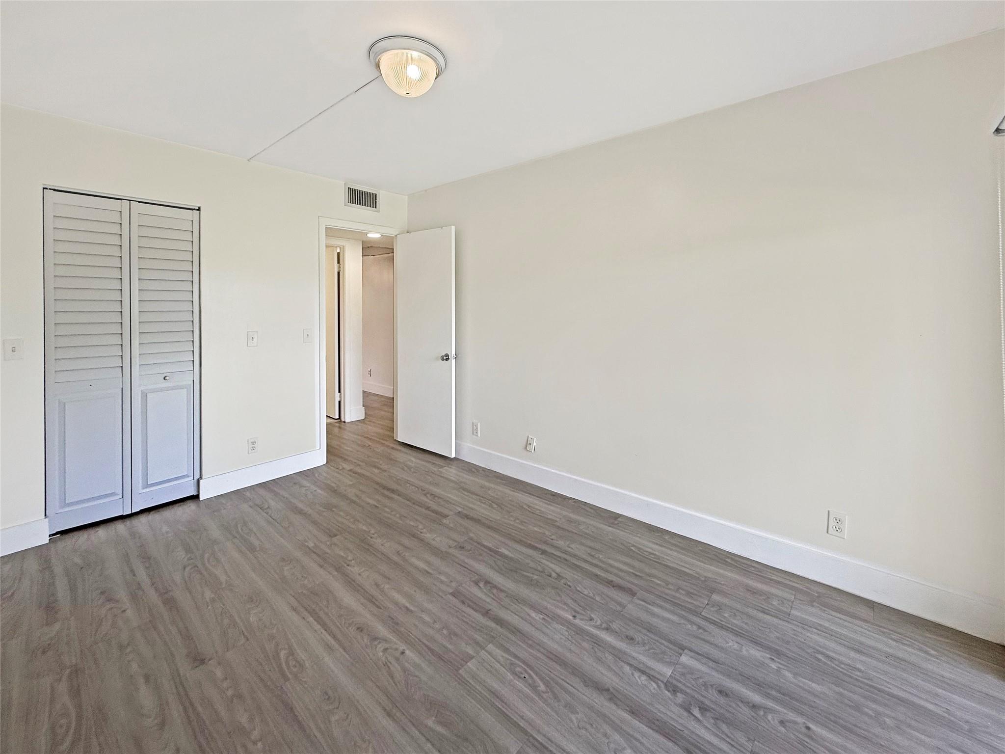 850 SW 133rd Ter 206B, Pembroke Pines, FL, 33027/$180,000 3 850 SW 133rd Ter 206B