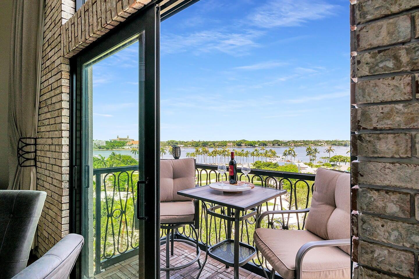 101 N Clematis Street 513