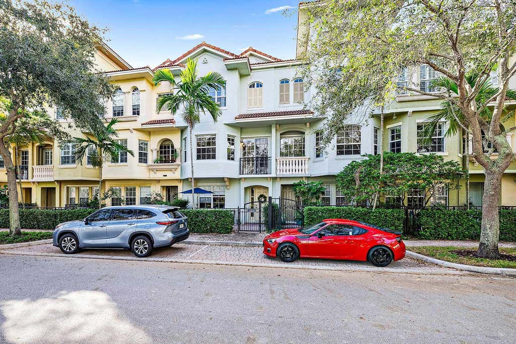 Photo of 2424 San Pietro Circle, Palm Beach Gardens, FL 33410 (MLS # R10932265)