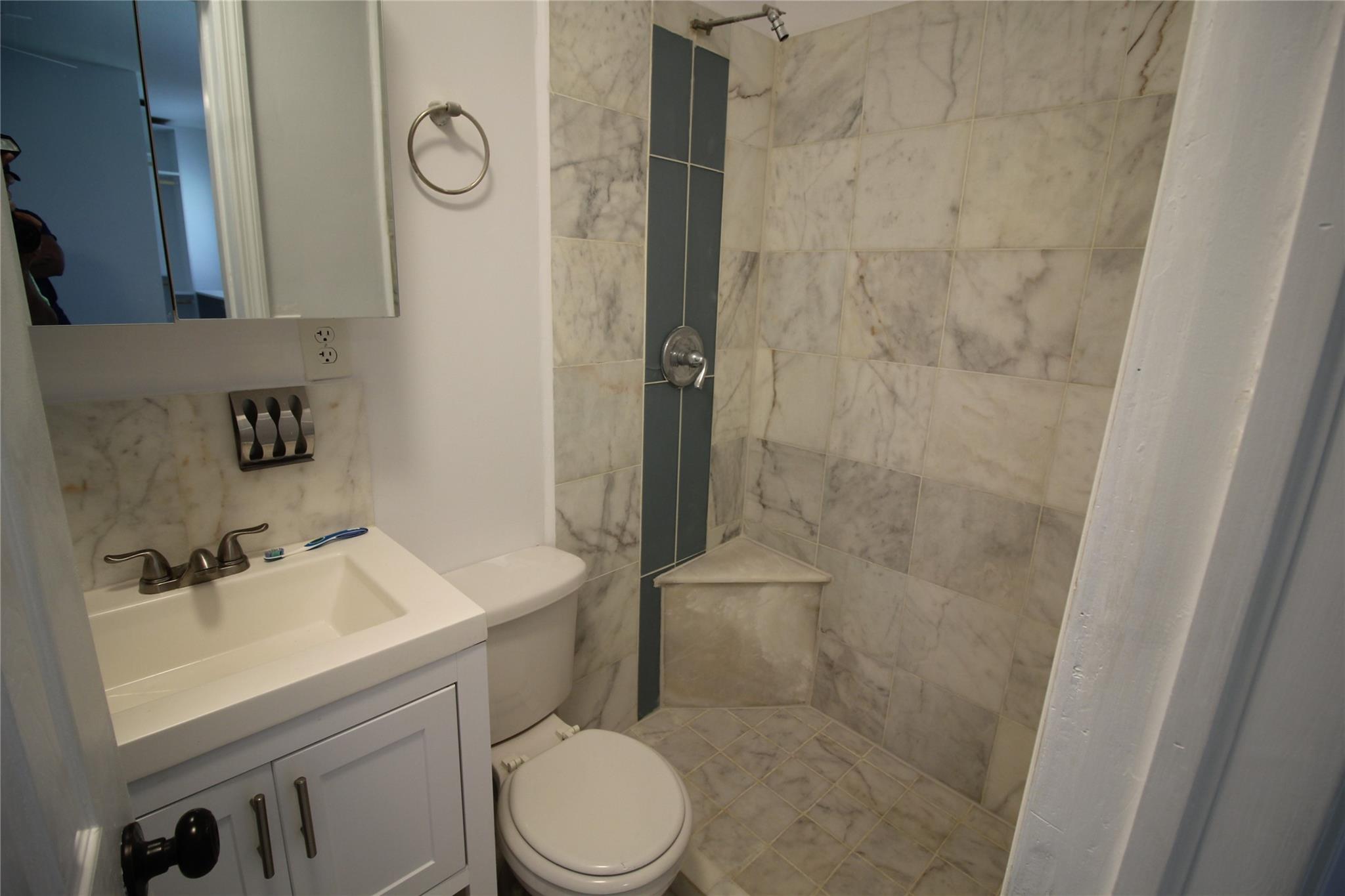 Melaleuca Isles 52-48 B - Residential Lease