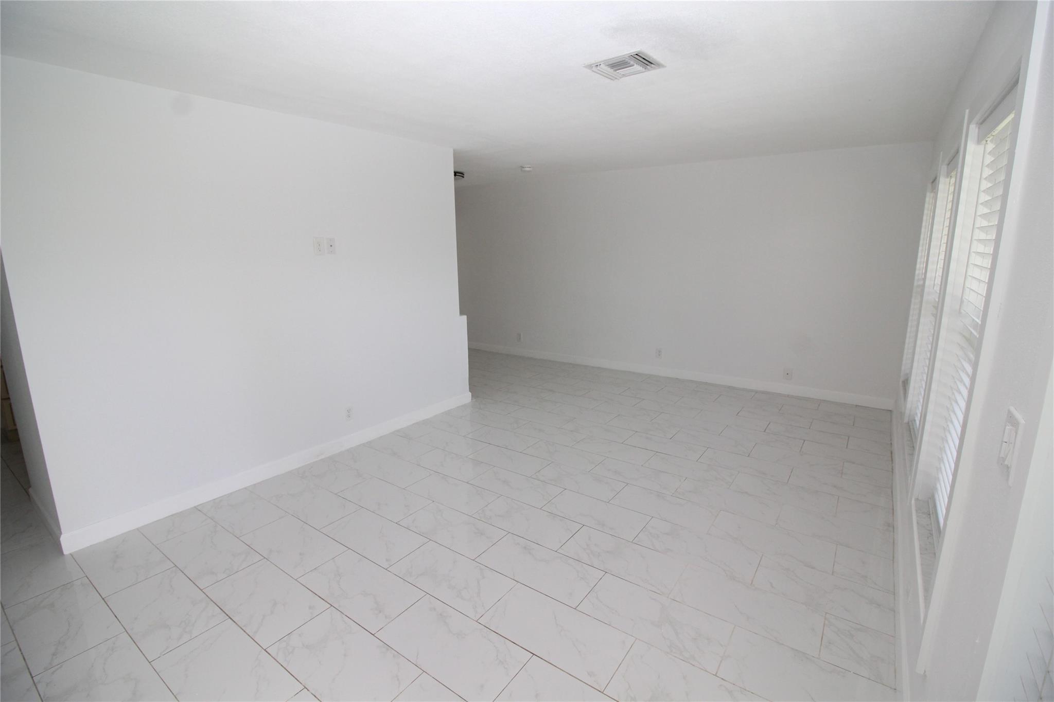Melaleuca Isles 52-48 B - Residential Lease